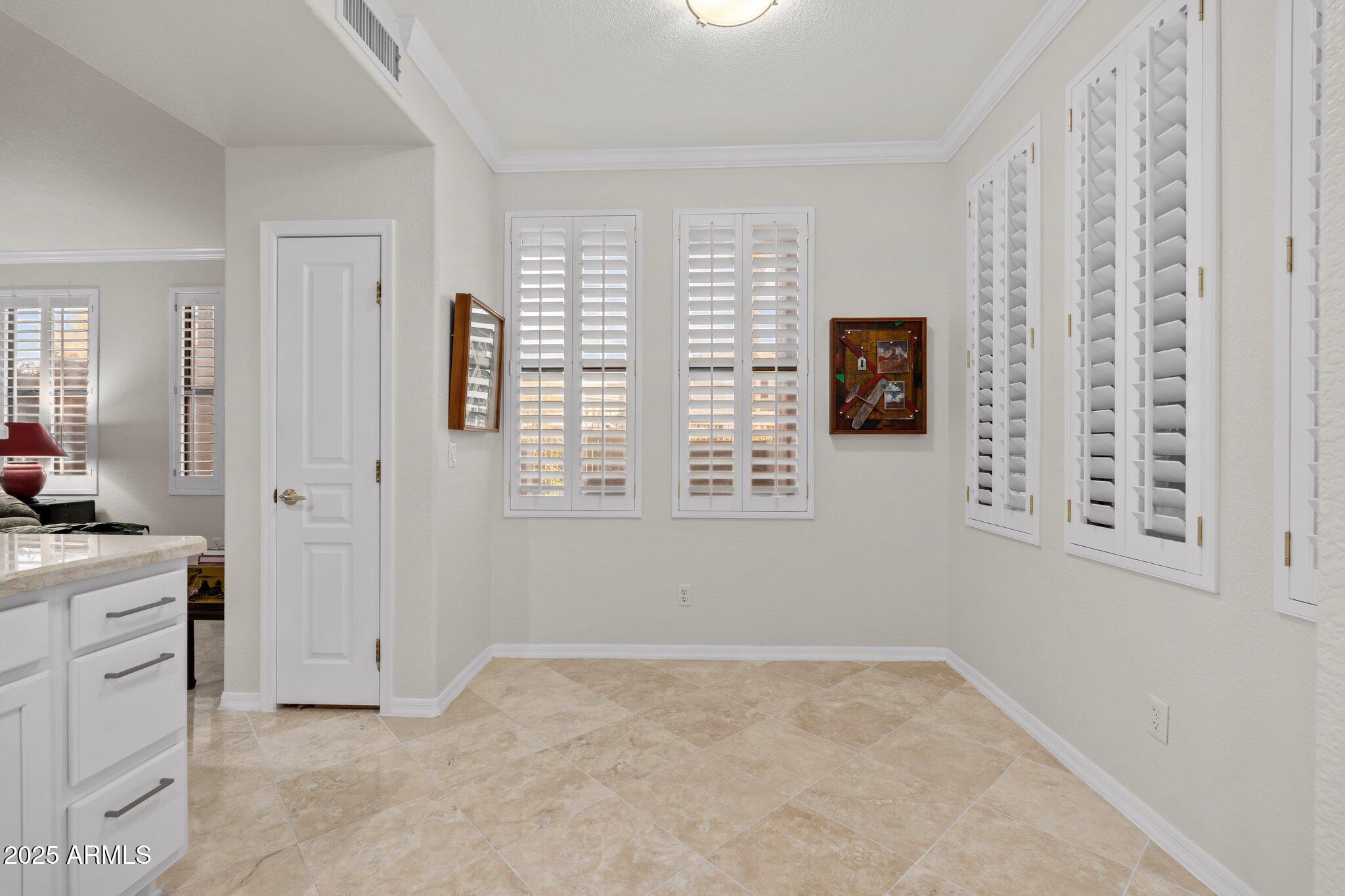 15221 N CLUBGATE Drive 1141