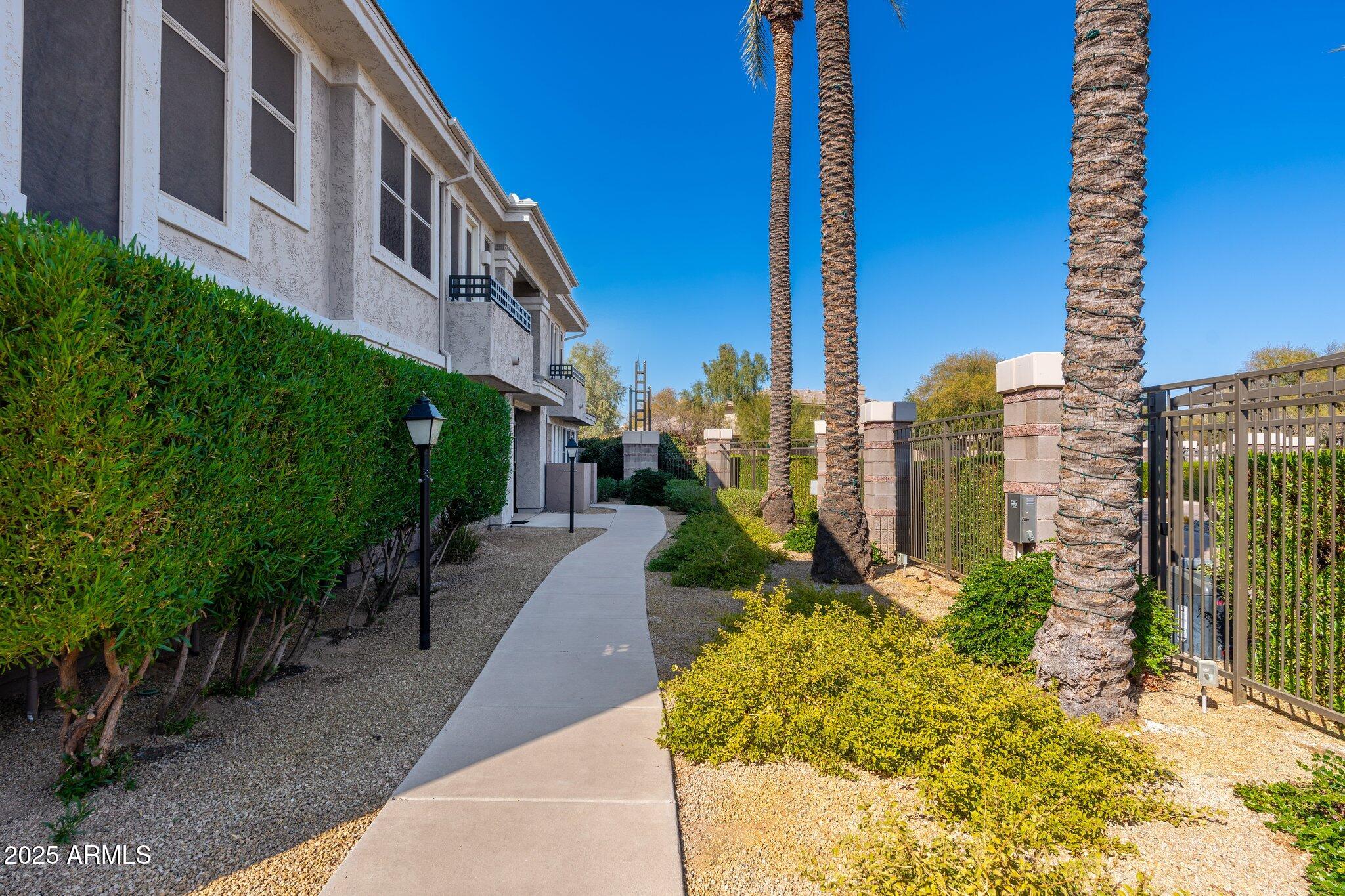 15221 N CLUBGATE Drive 1141
