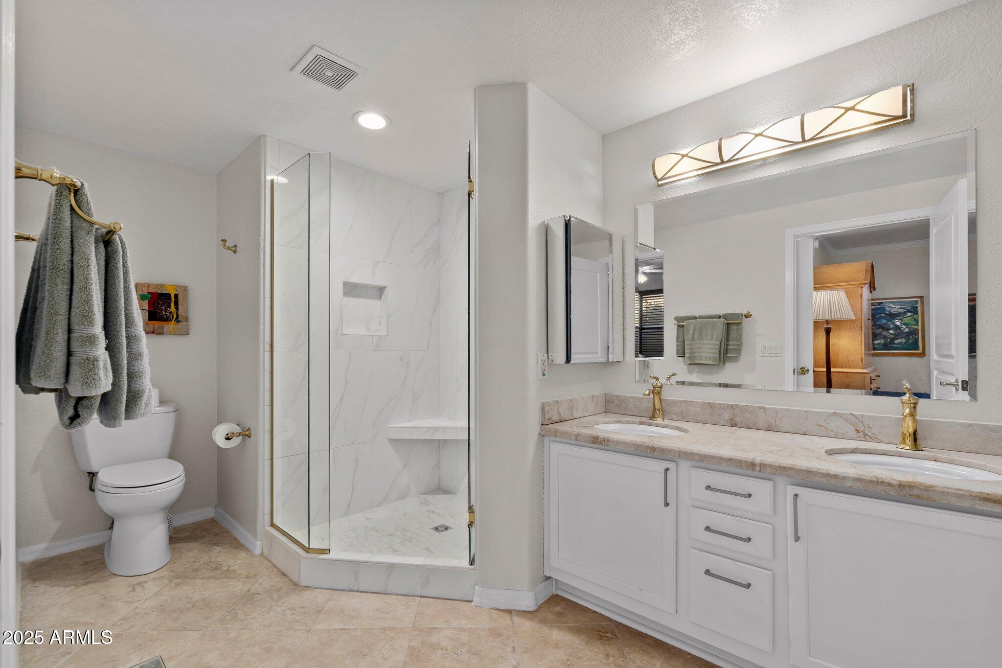 15221 N CLUBGATE Drive 1141