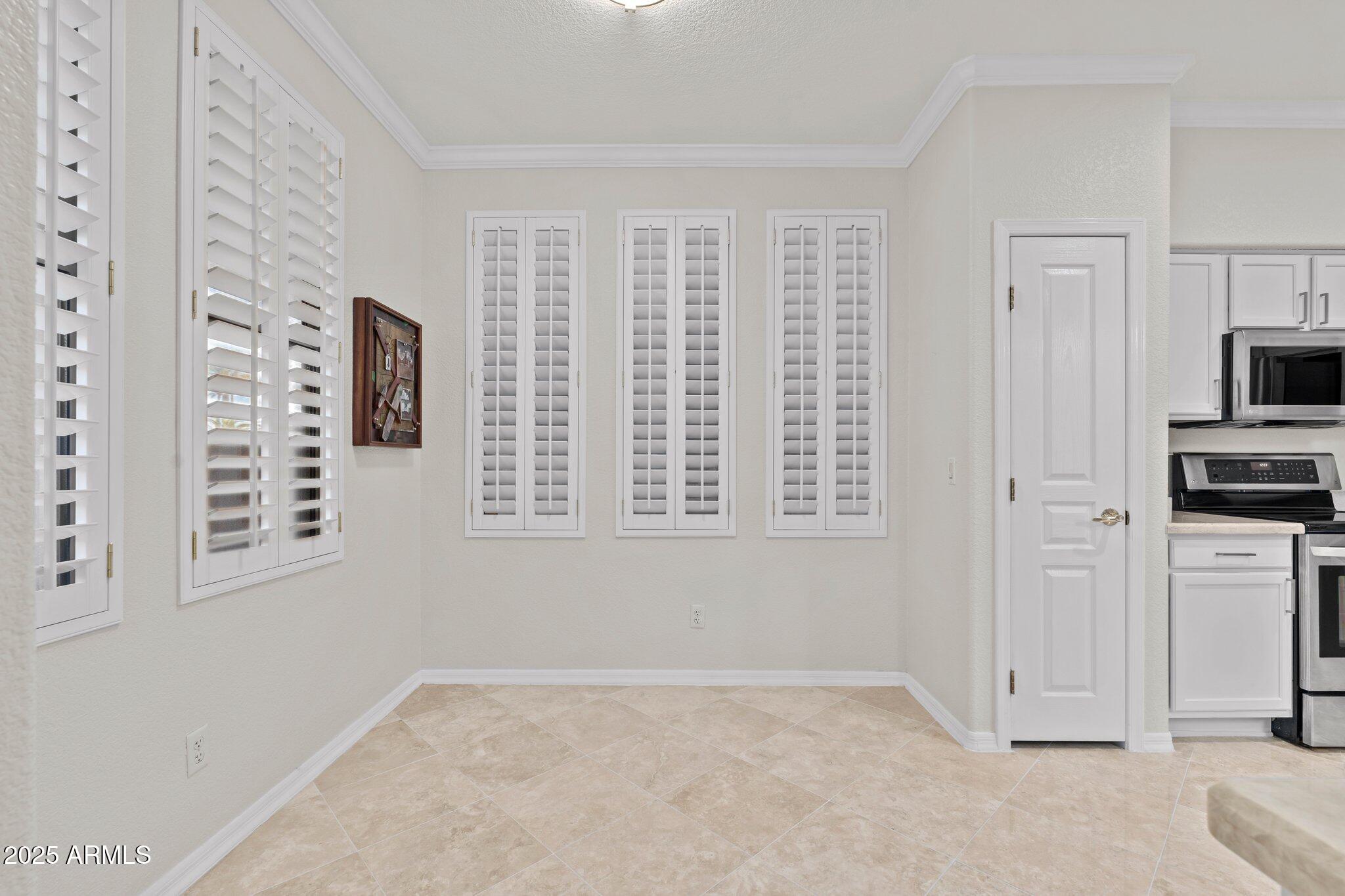 15221 N CLUBGATE Drive 1141