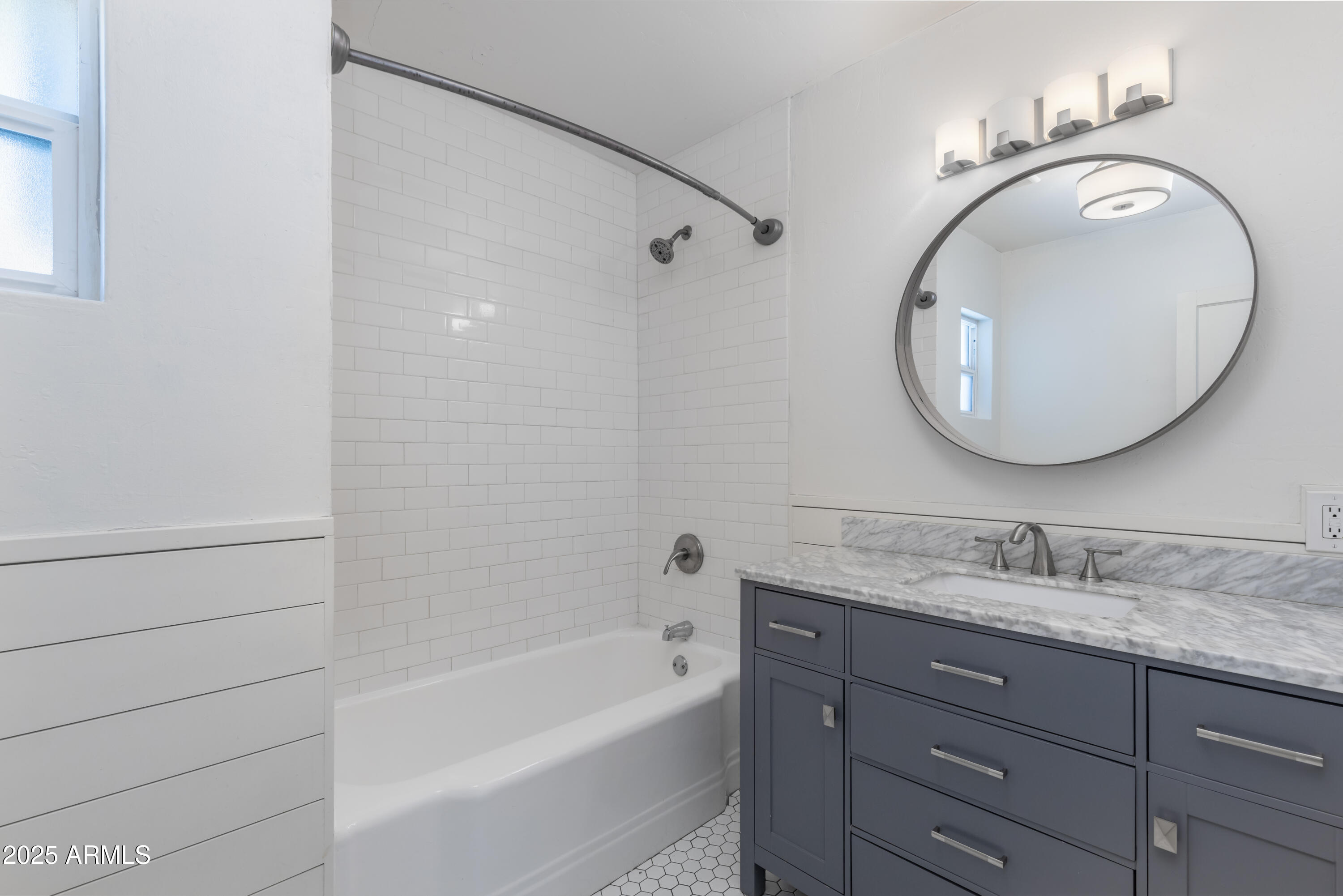 11 W MCLELLAN Boulevard