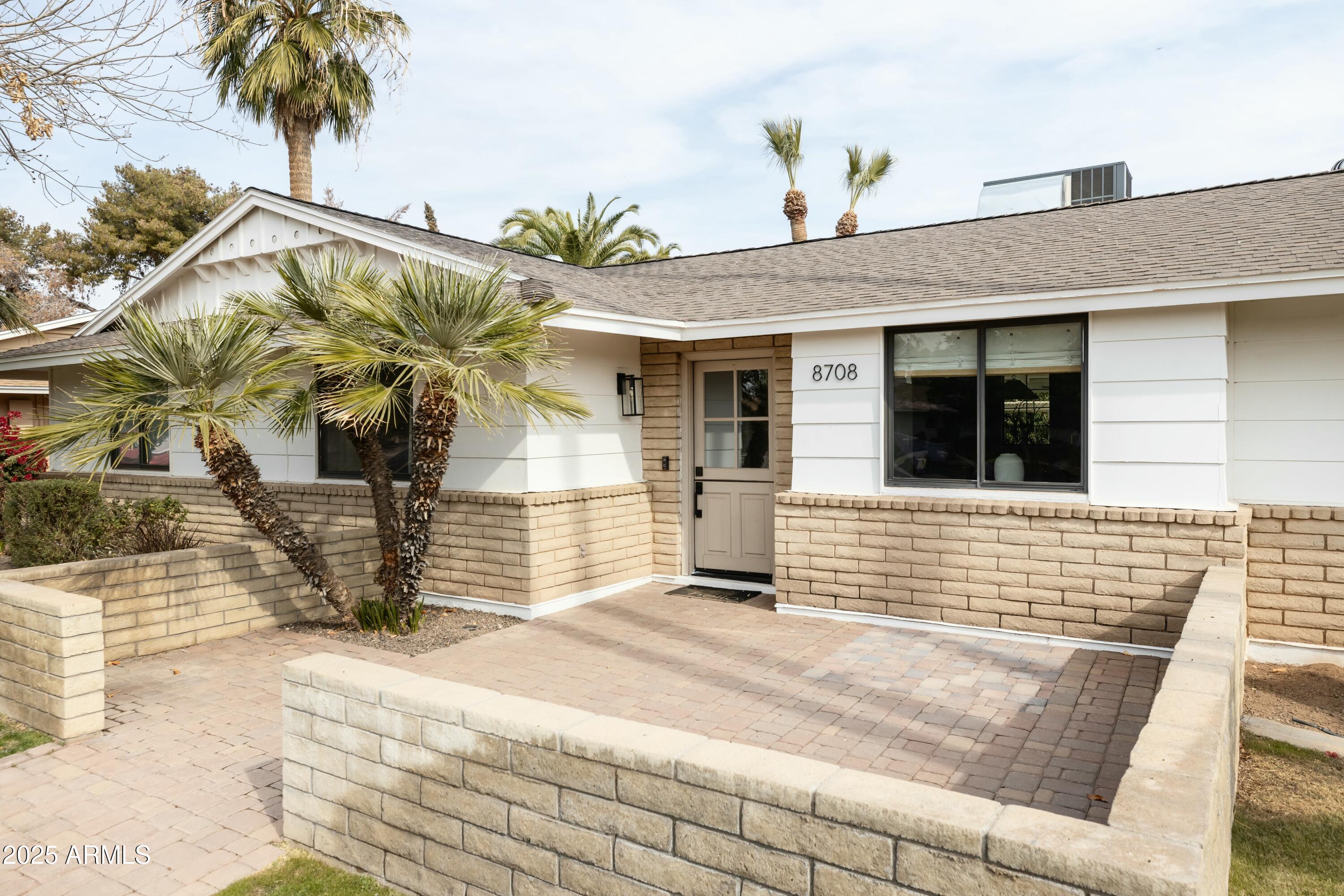 8708 E SELLS Drive