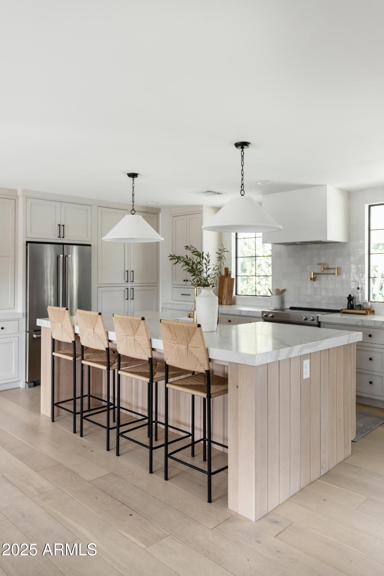8708 E SELLS Drive