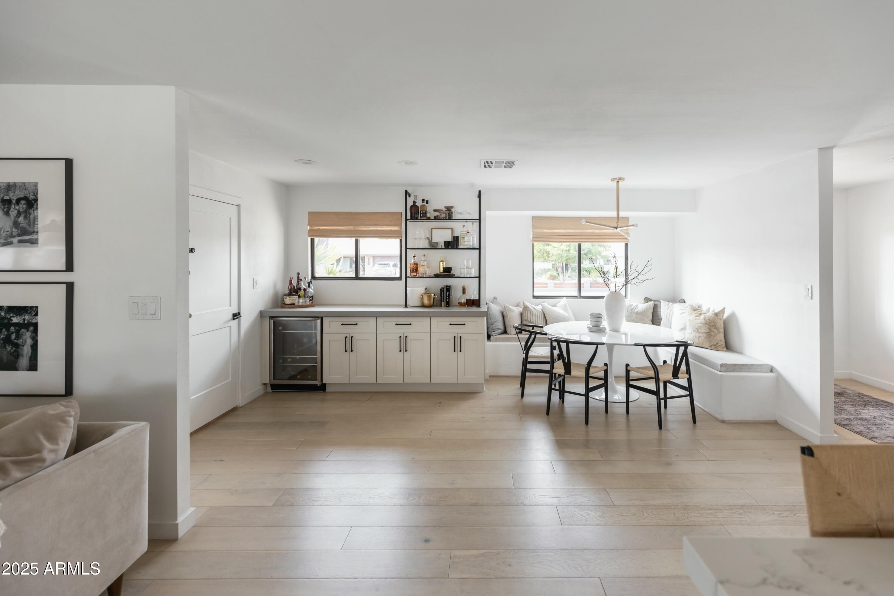 8708 E SELLS Drive