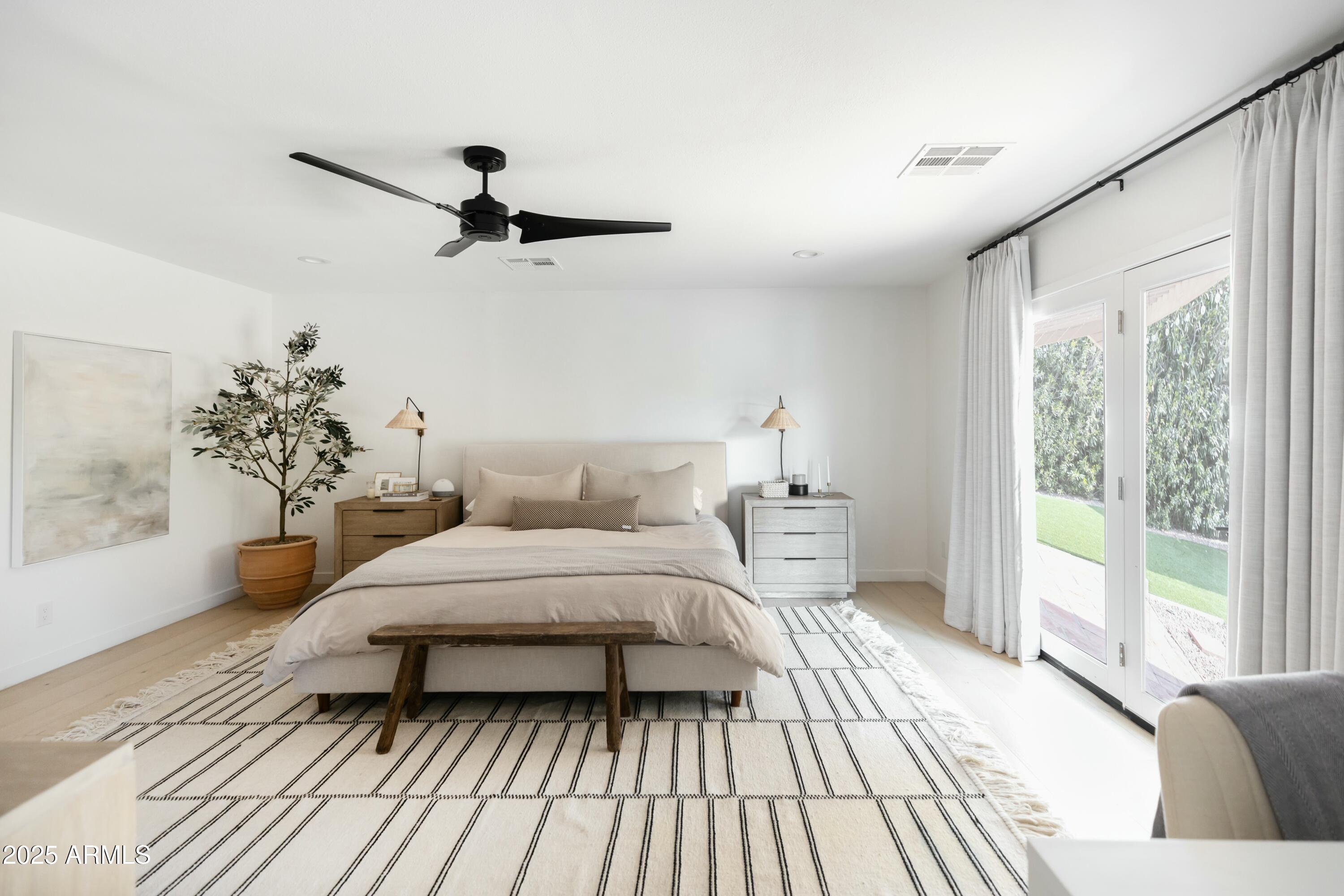 8708 E SELLS Drive