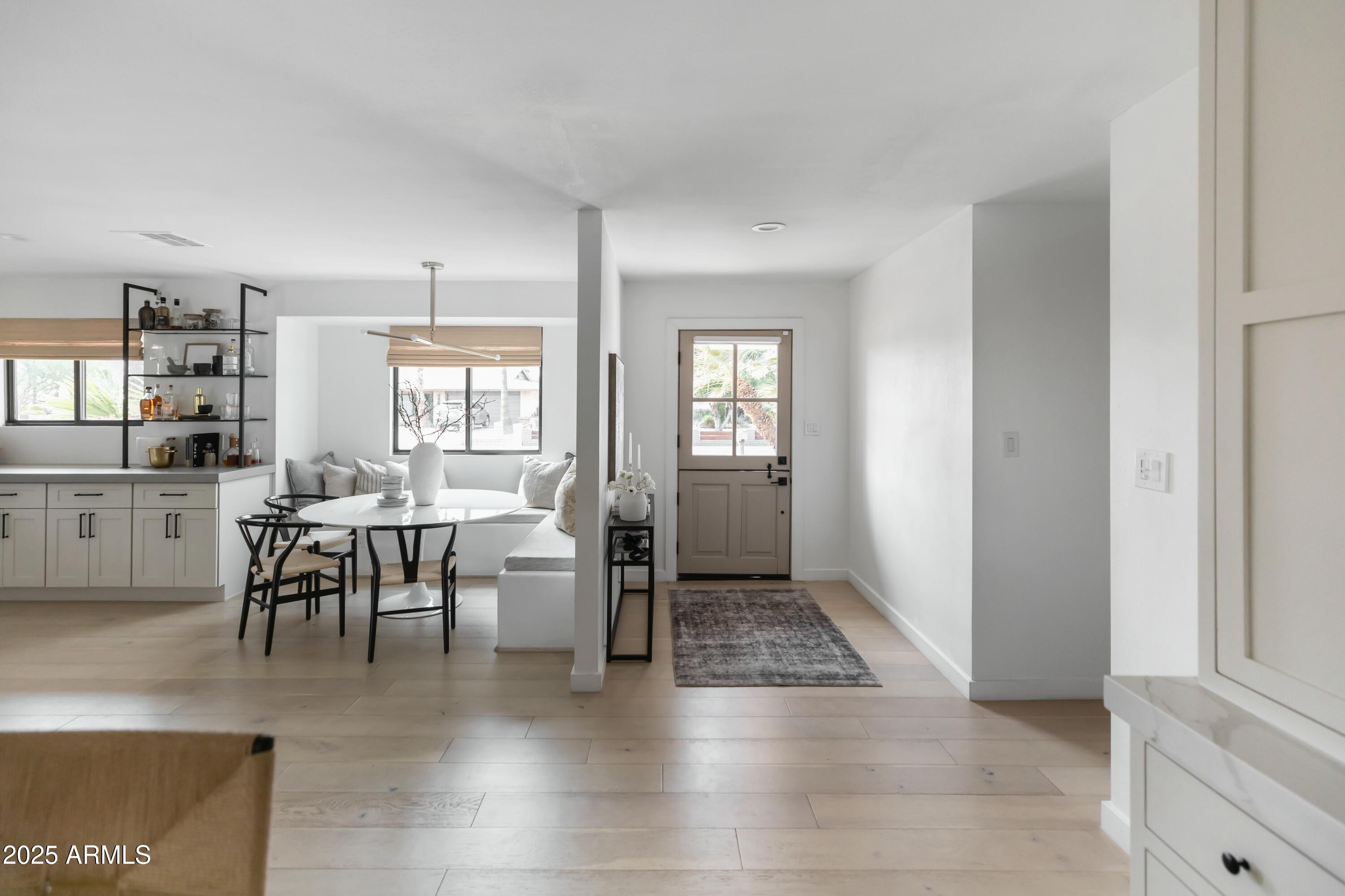 8708 E SELLS Drive