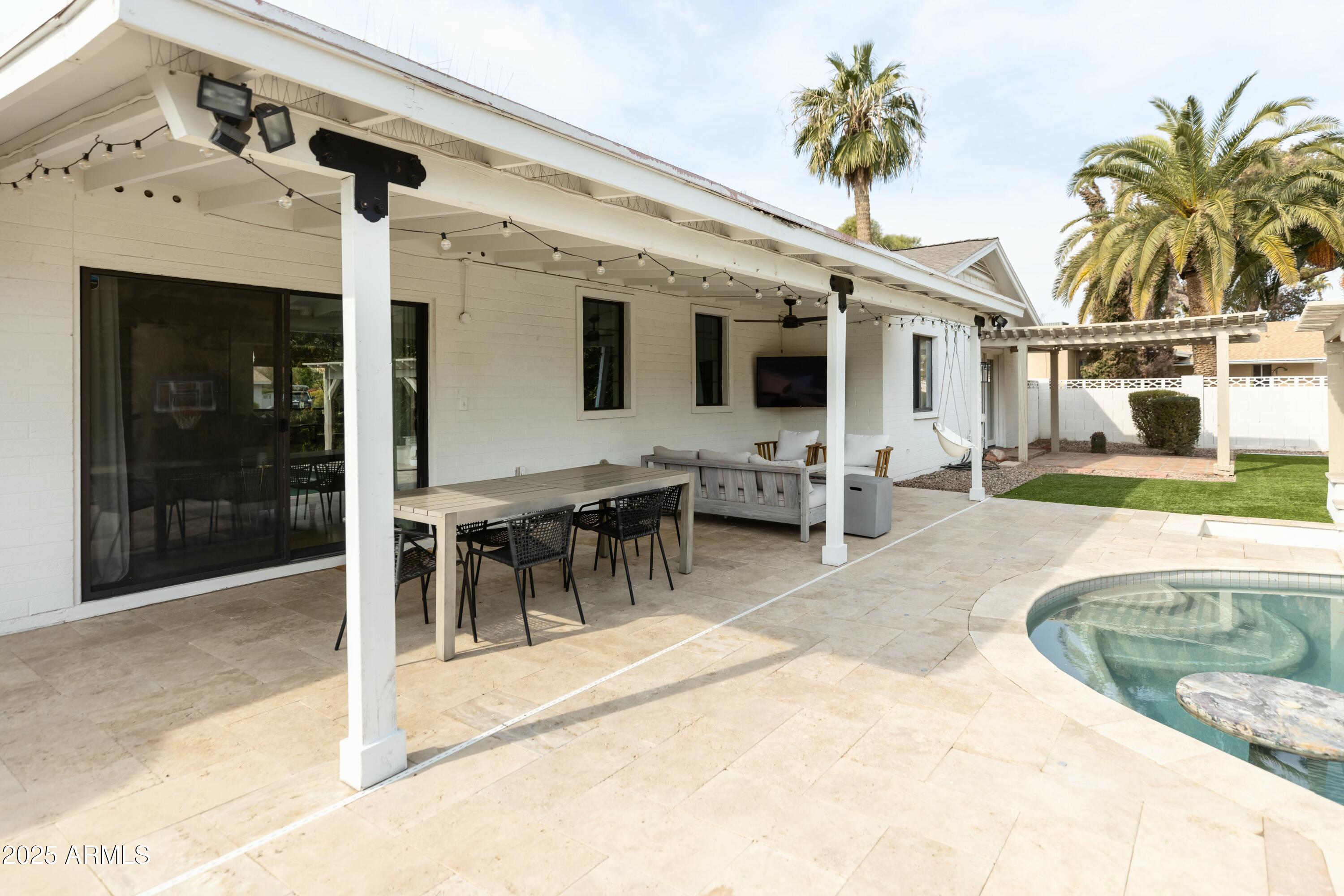 8708 E SELLS Drive