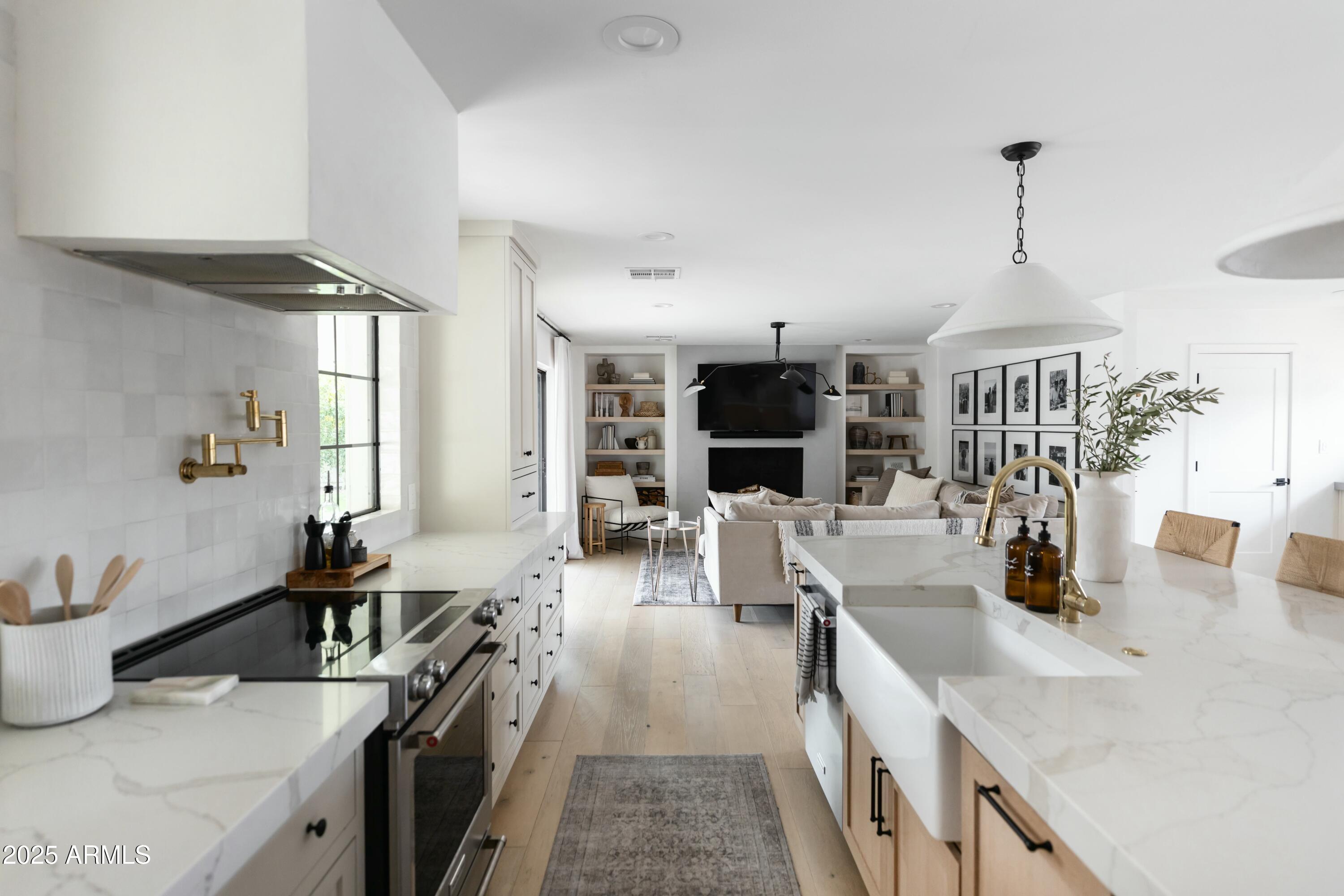 8708 E SELLS Drive