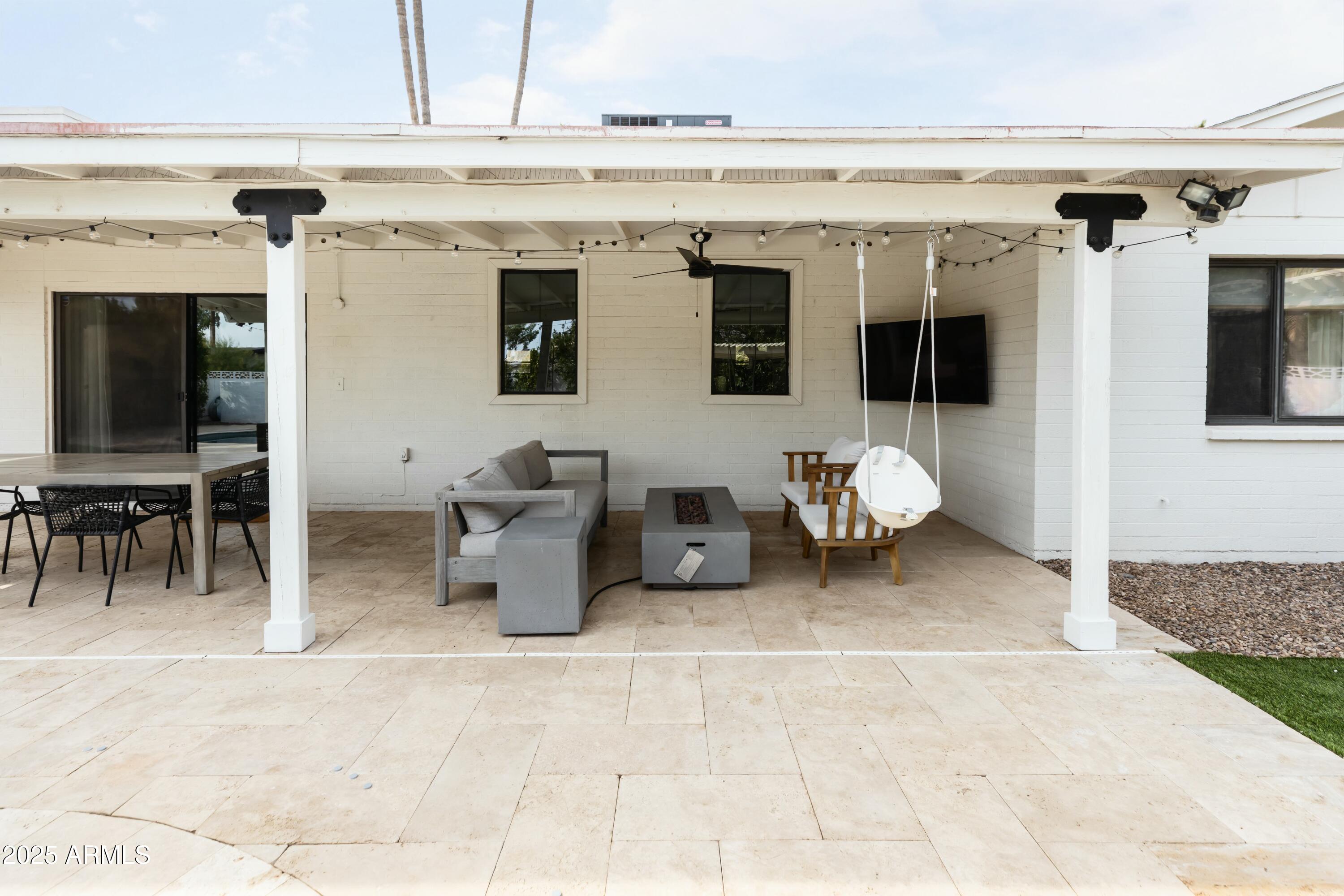 8708 E SELLS Drive
