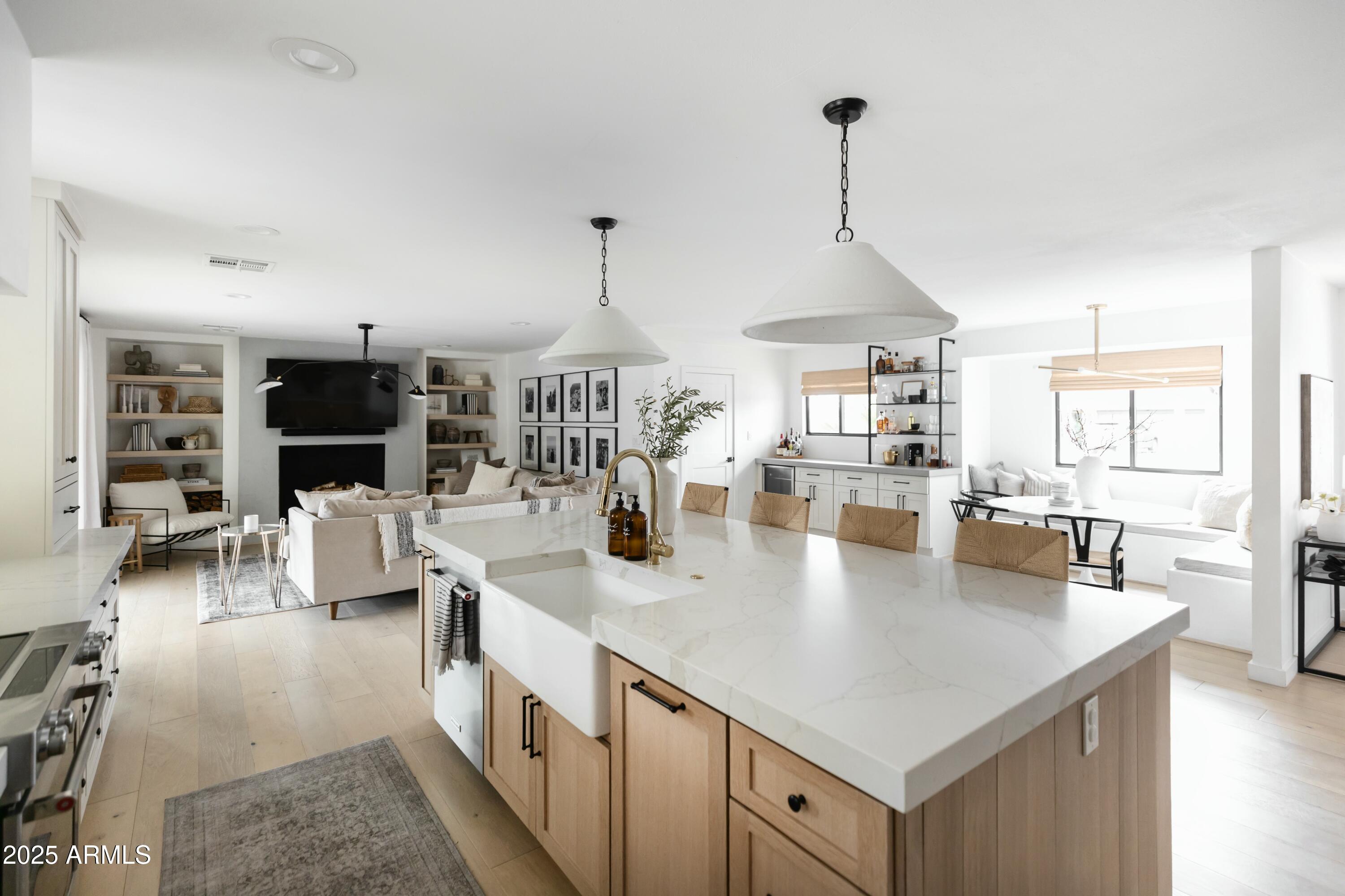 8708 E SELLS Drive