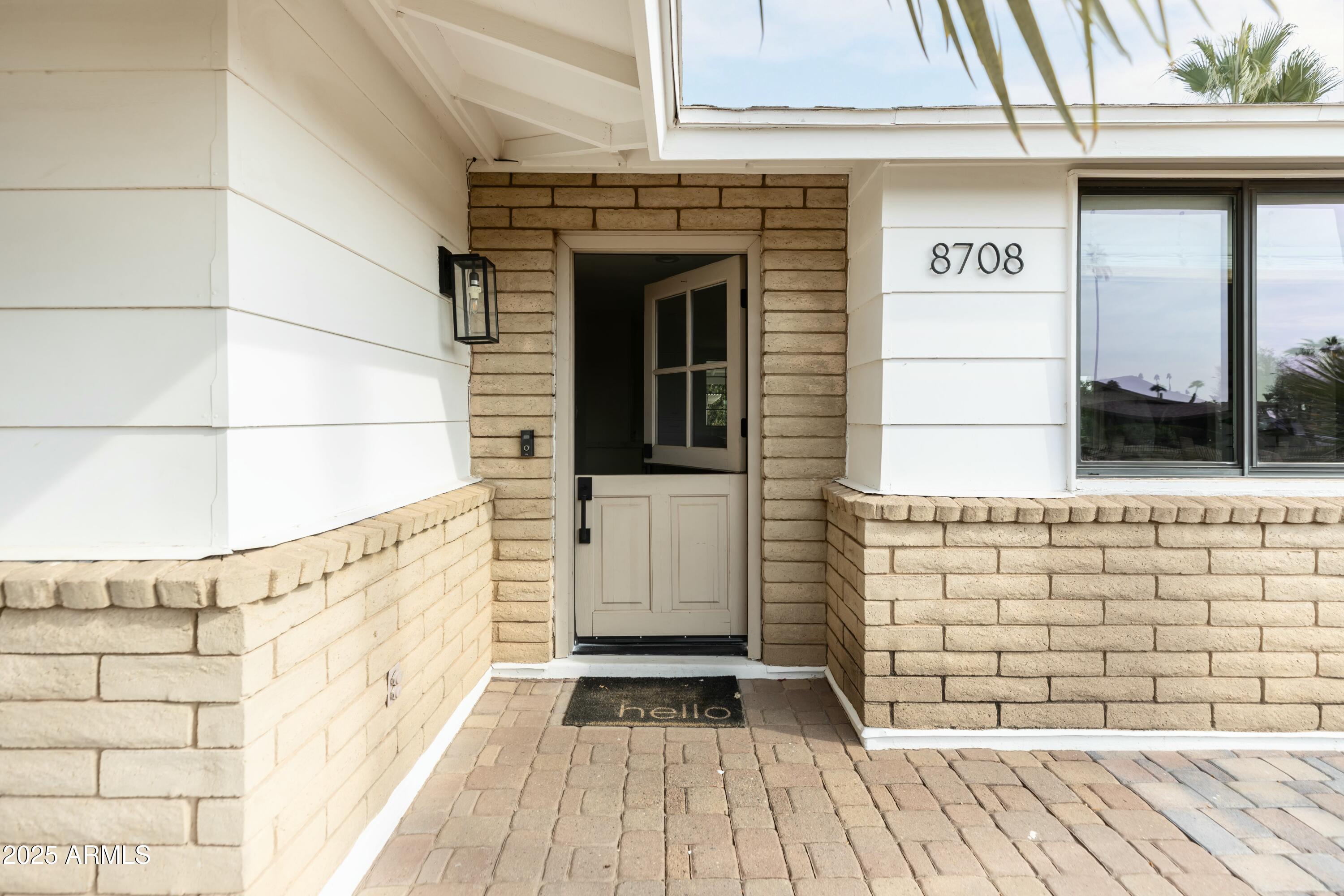 8708 E SELLS Drive