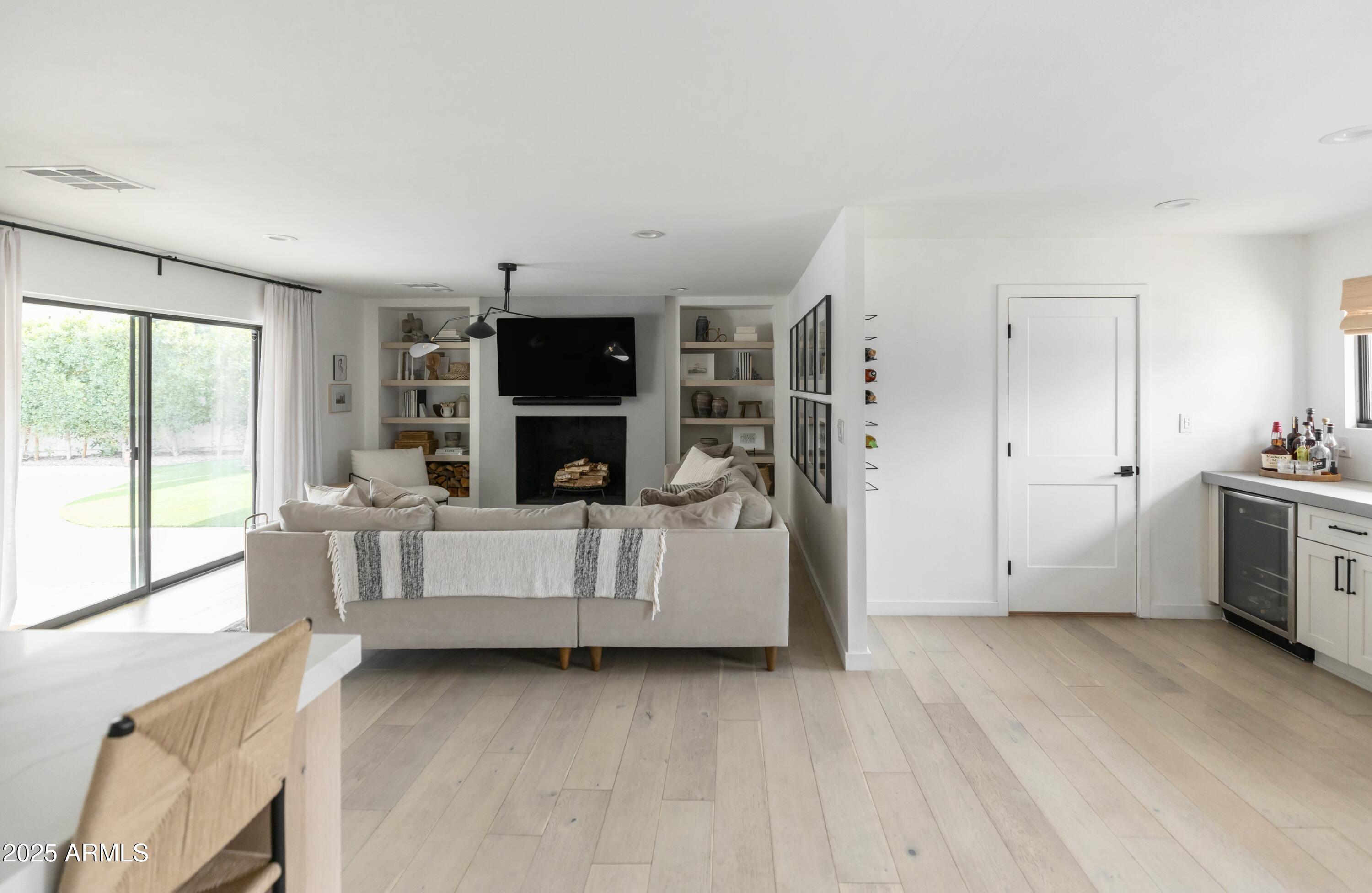 8708 E SELLS Drive