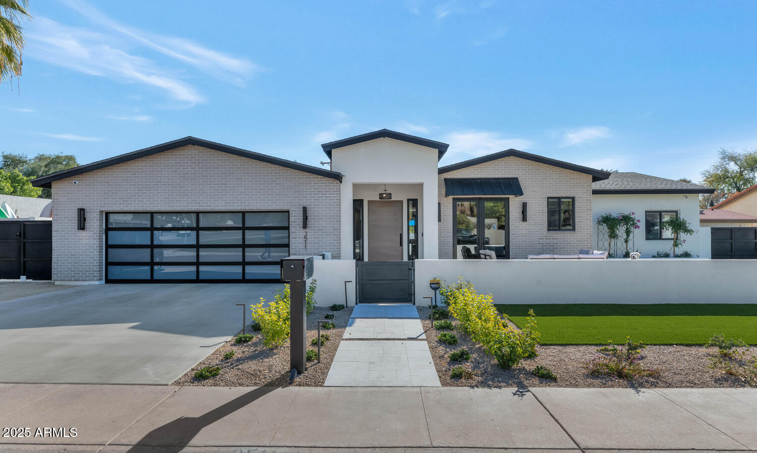 3511 E ORANGE Drive