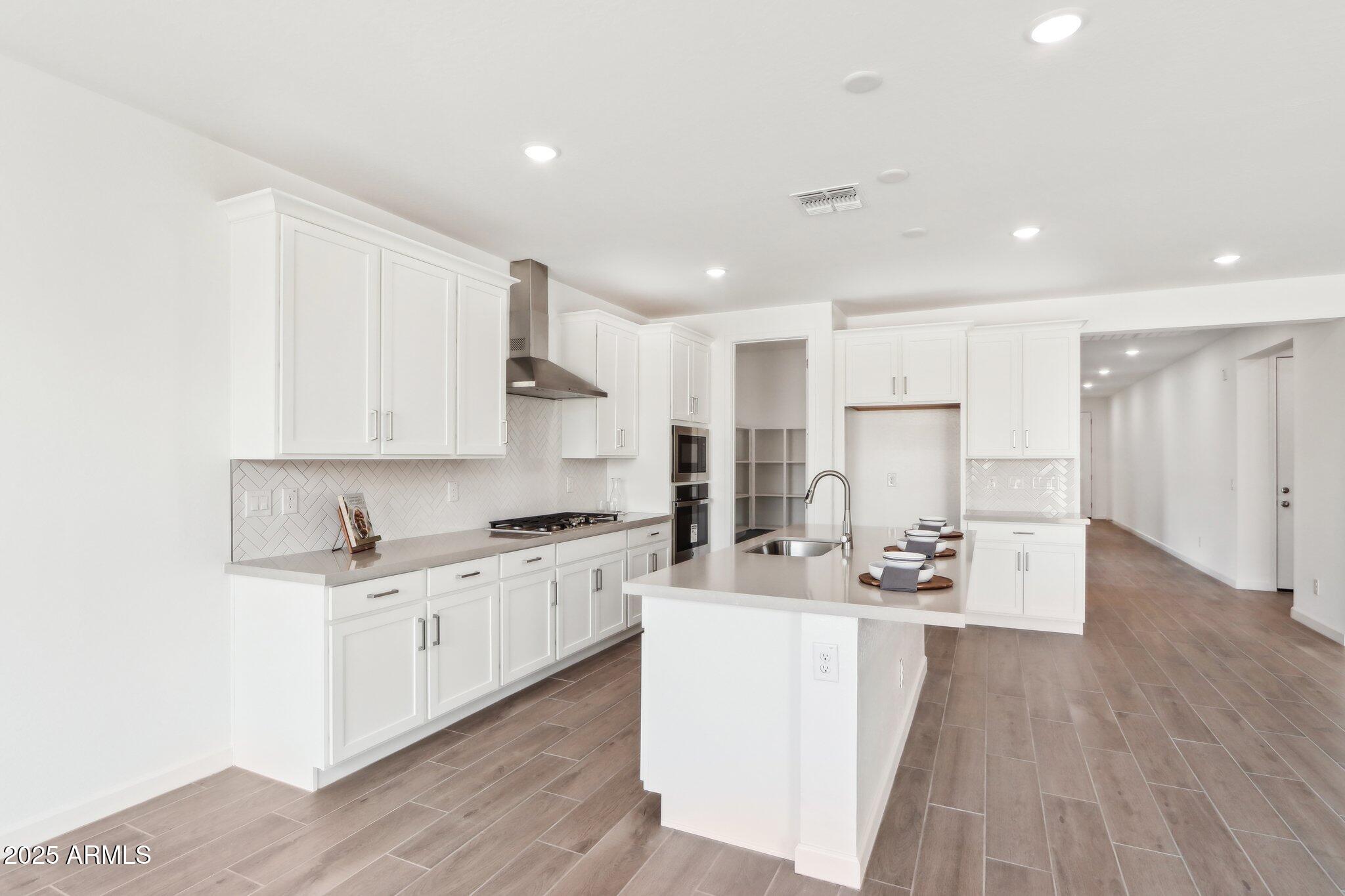 7654 W TETHER Trail