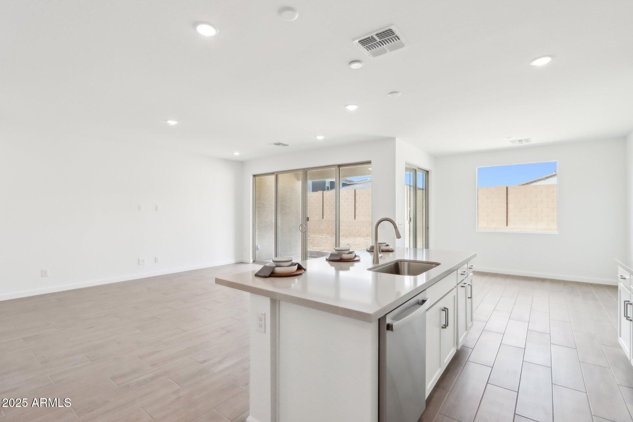 7654 W TETHER Trail