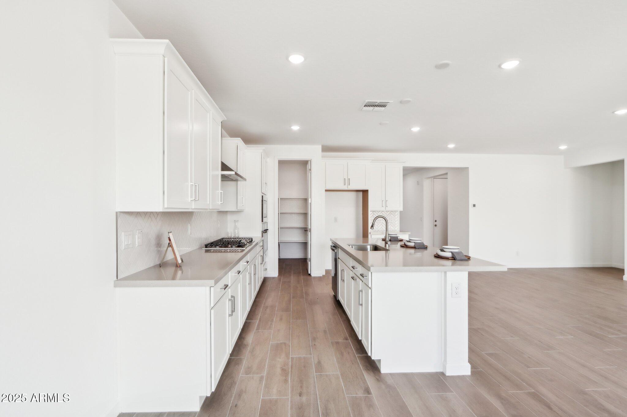 7654 W TETHER Trail
