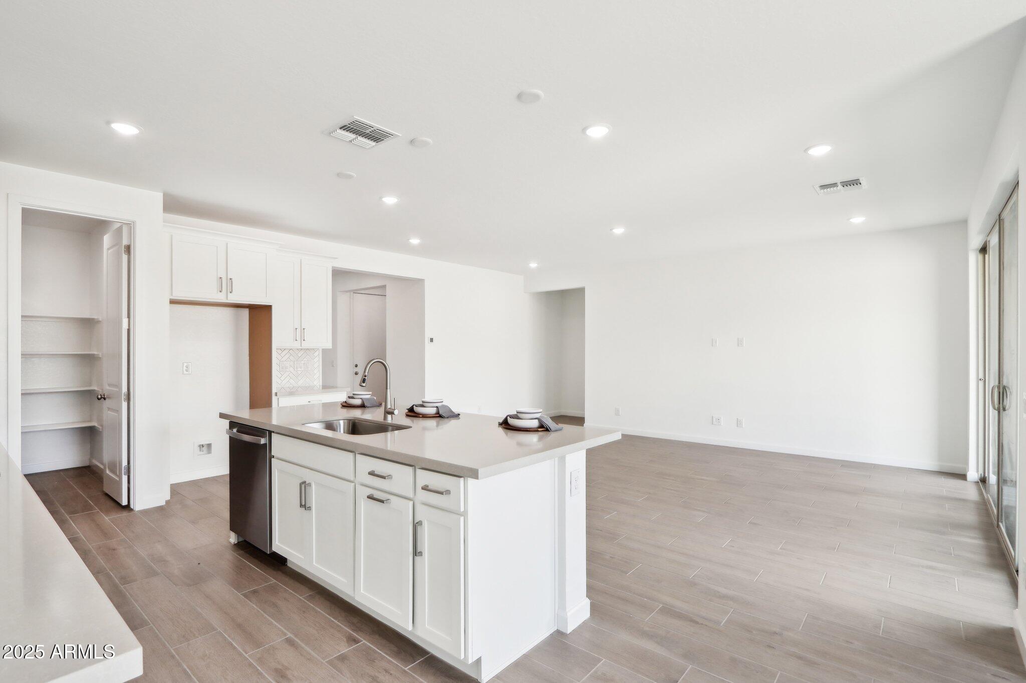 7654 W TETHER Trail
