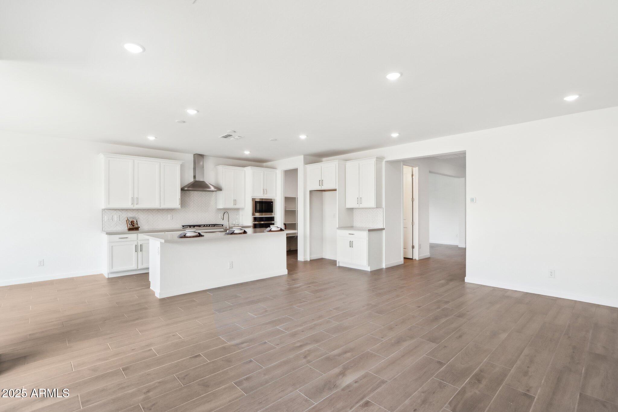 7654 W TETHER Trail