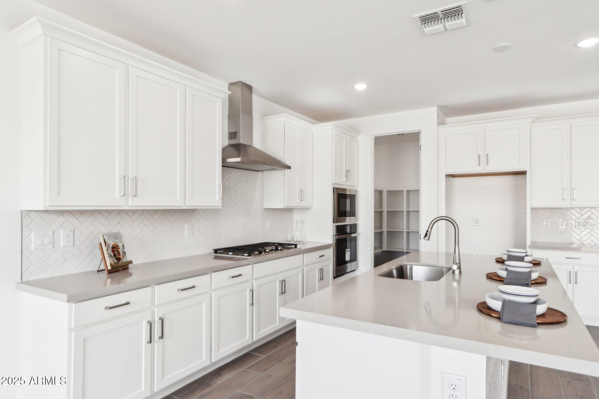 7654 W TETHER Trail