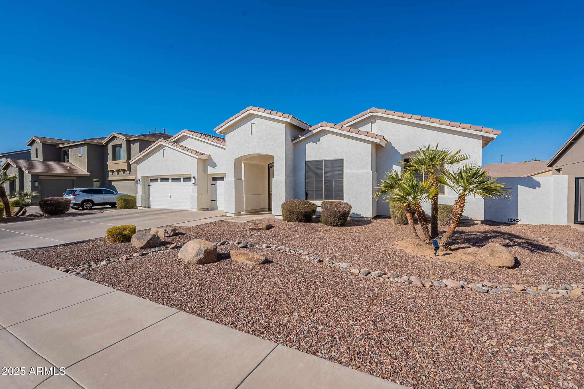 3706 E RAVENSWOOD Drive