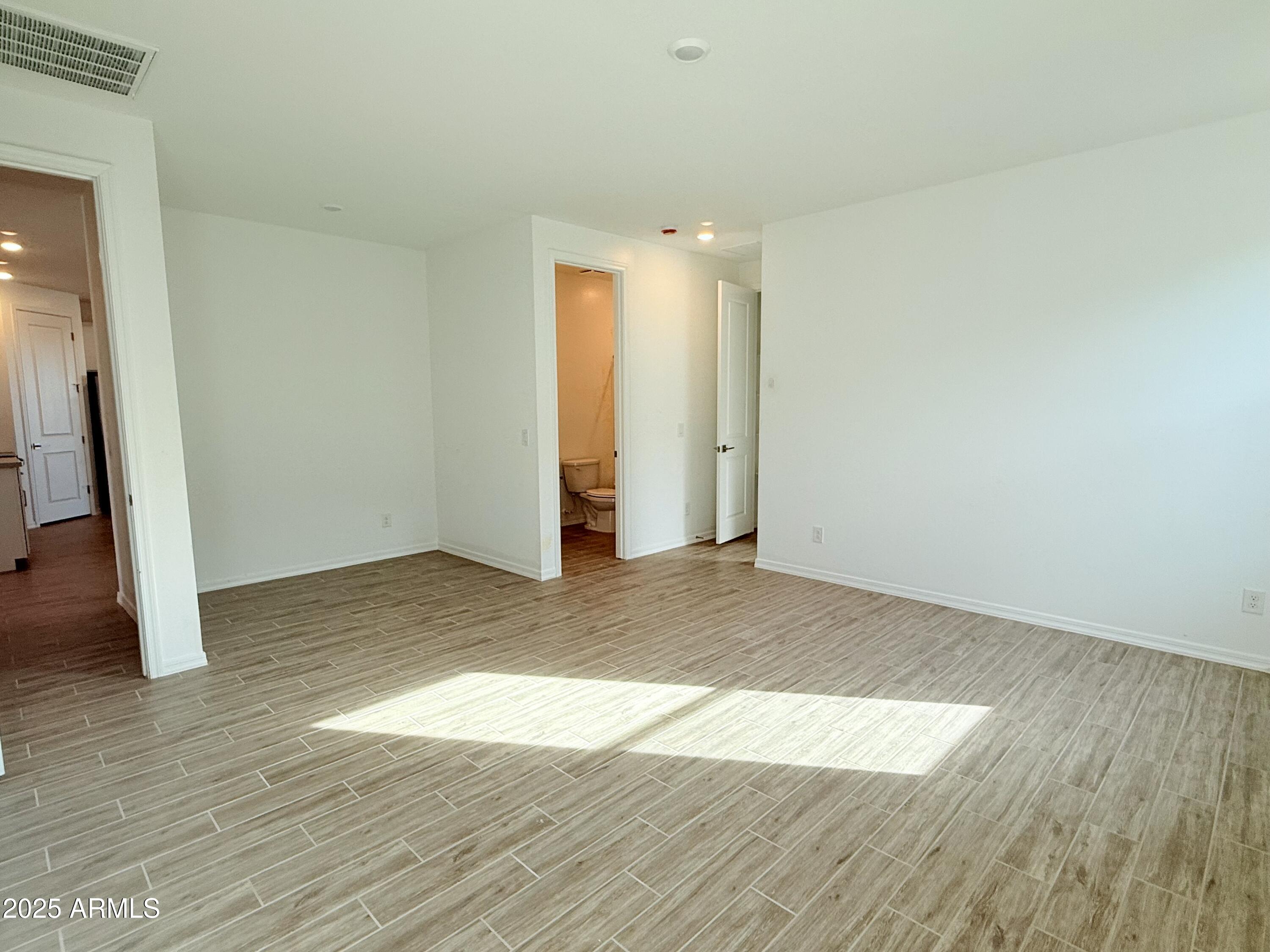 2447 E SPUR Drive