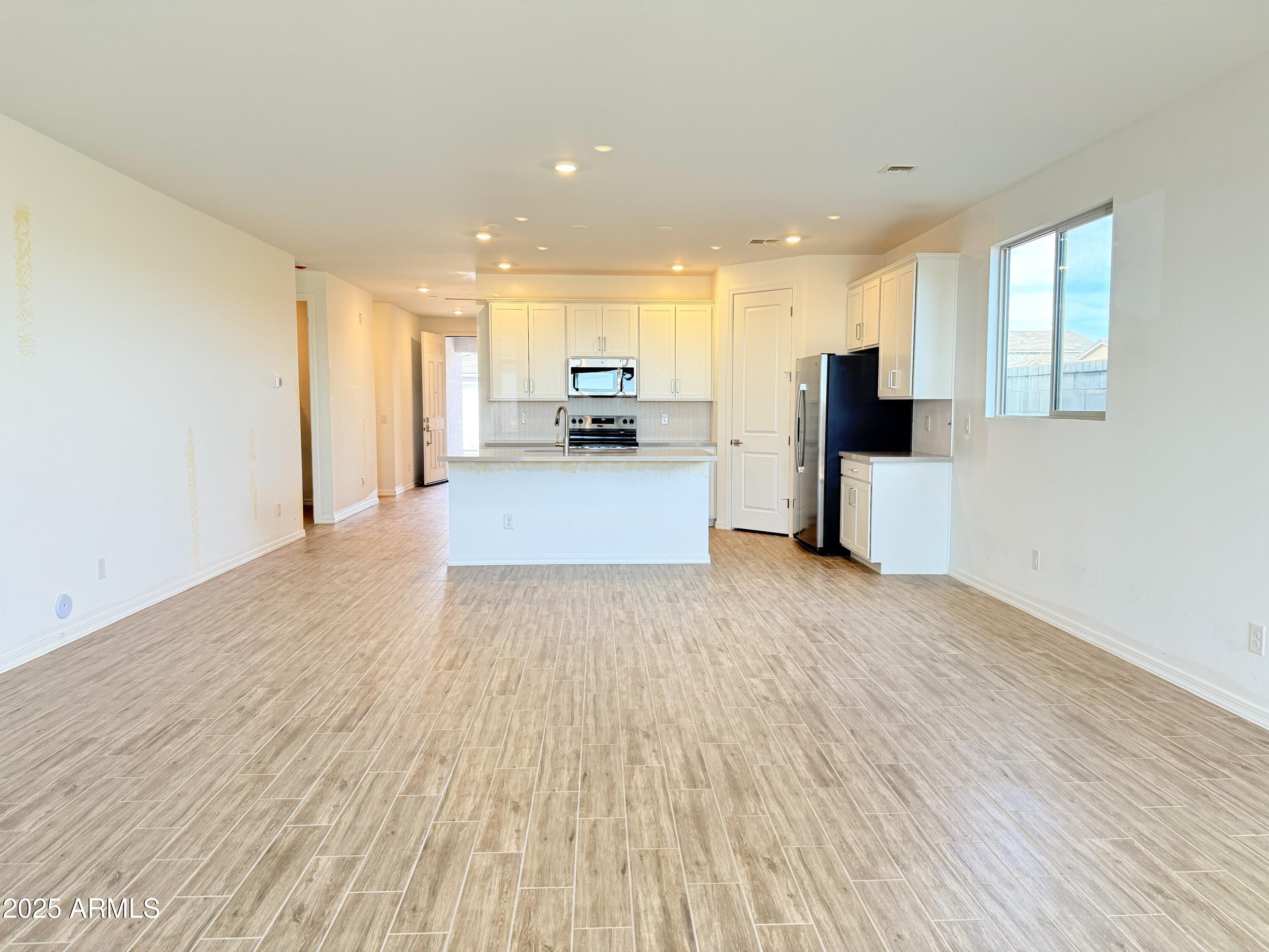 2447 E SPUR Drive