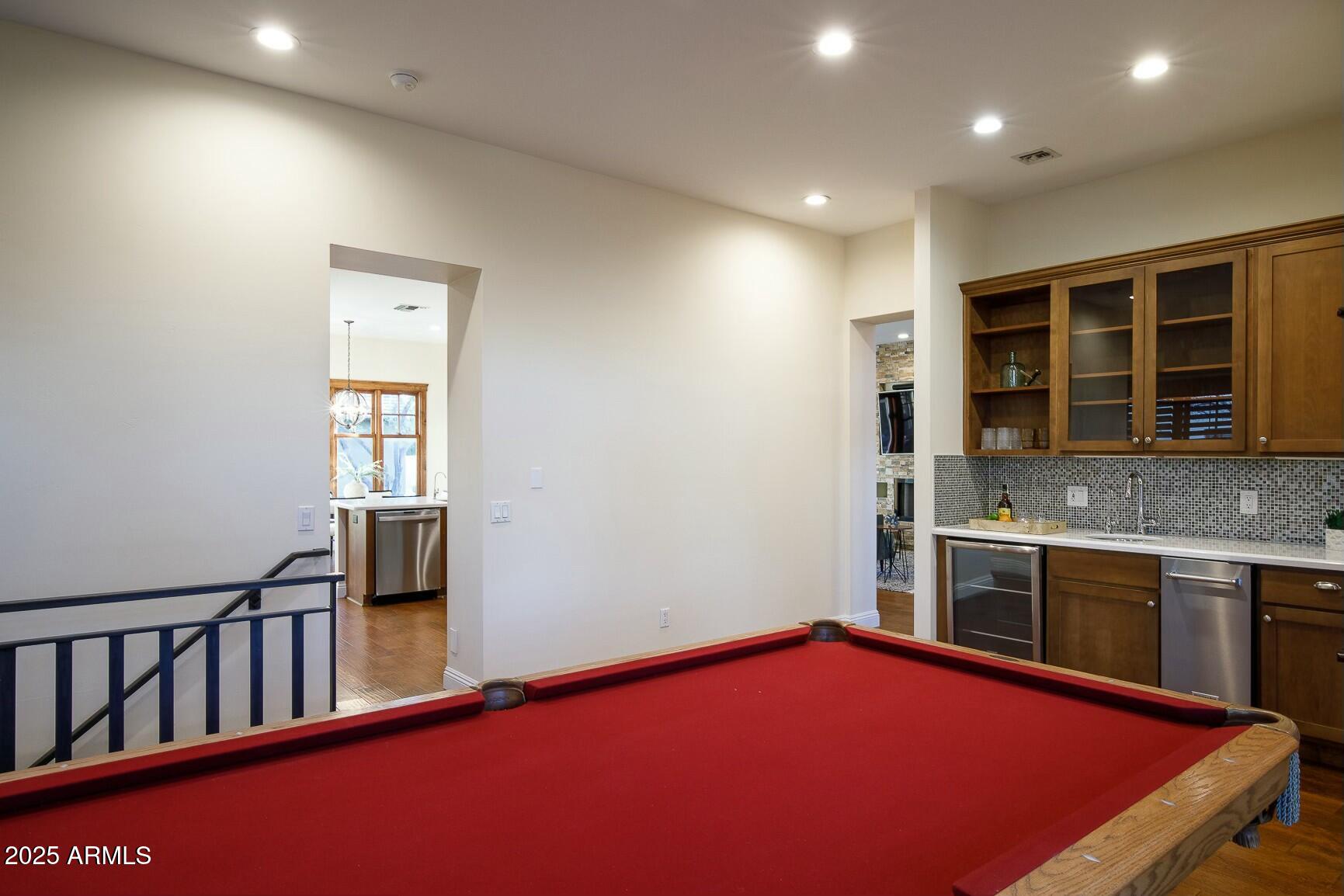 101 W Cypress Street
