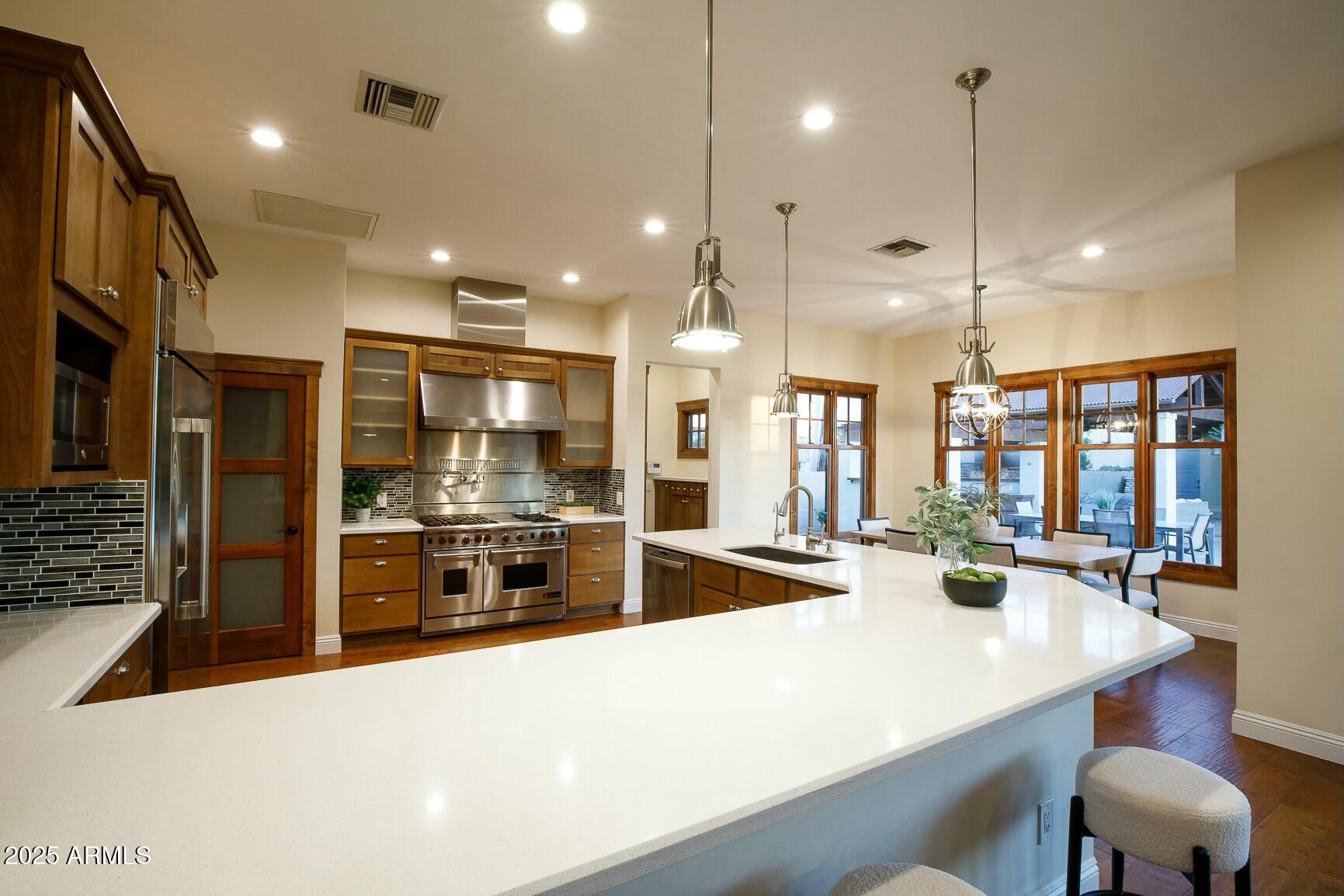 101 W Cypress Street