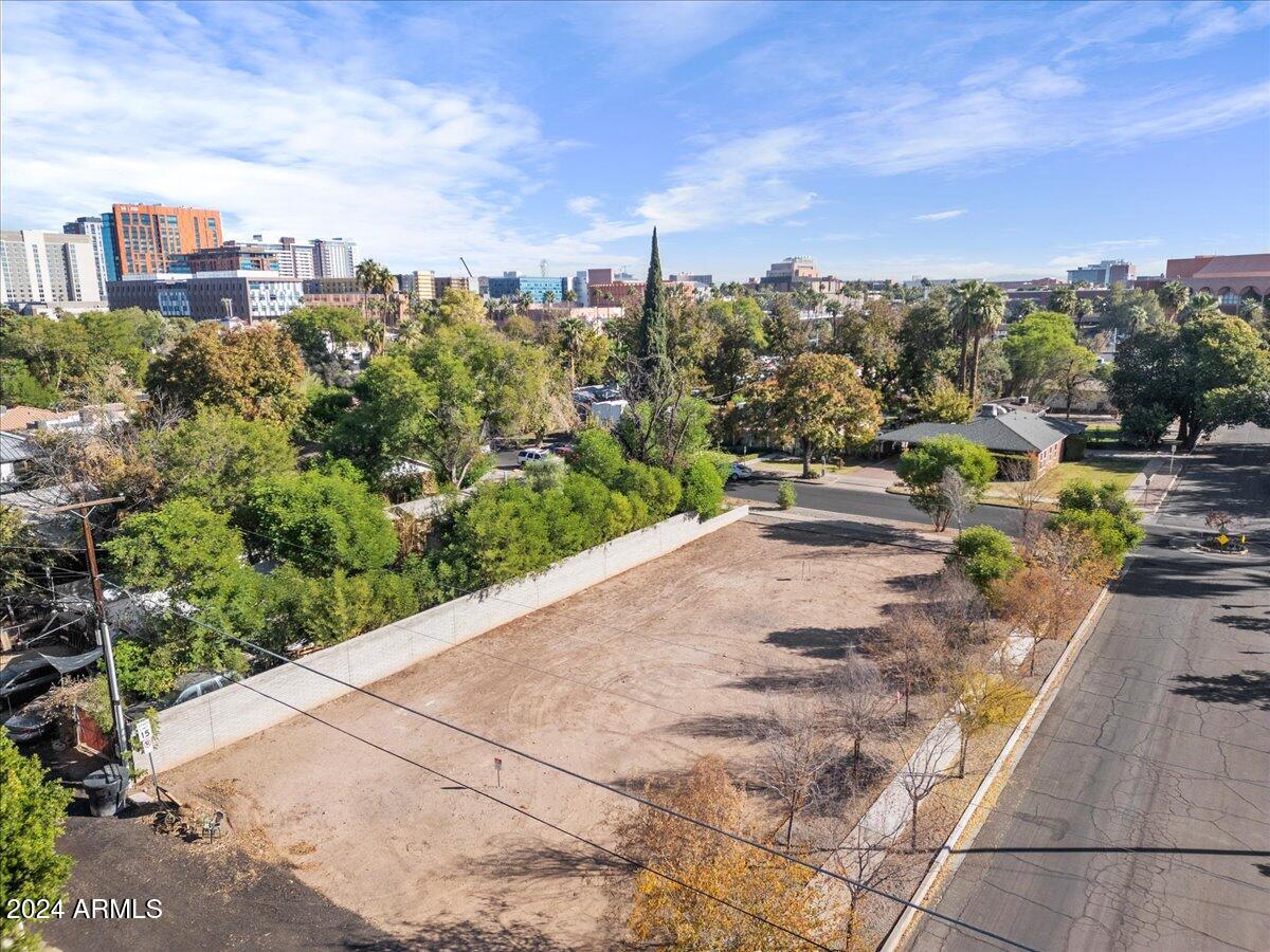 1190 S MAPLE Avenue, 2