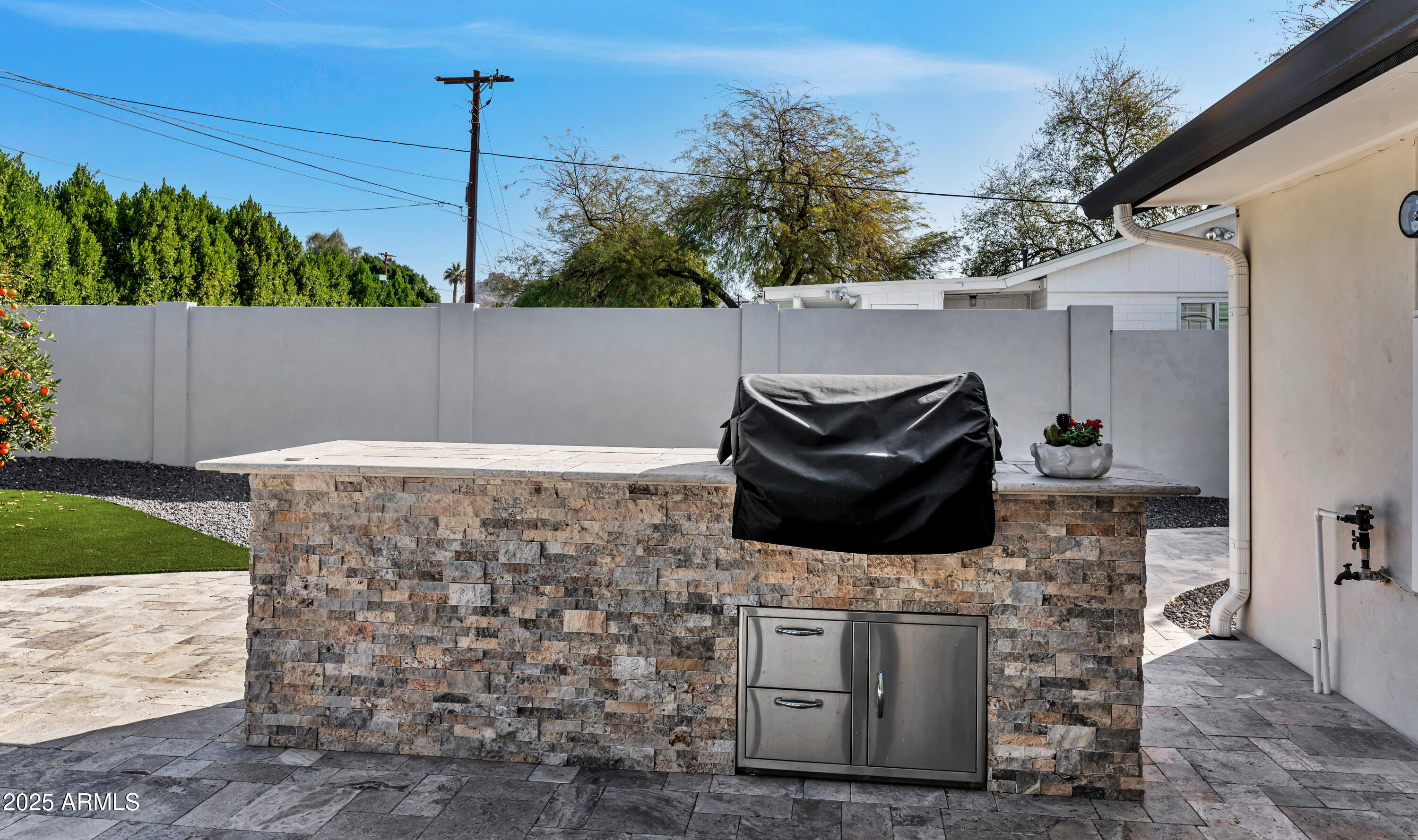 3526 E ELM Street