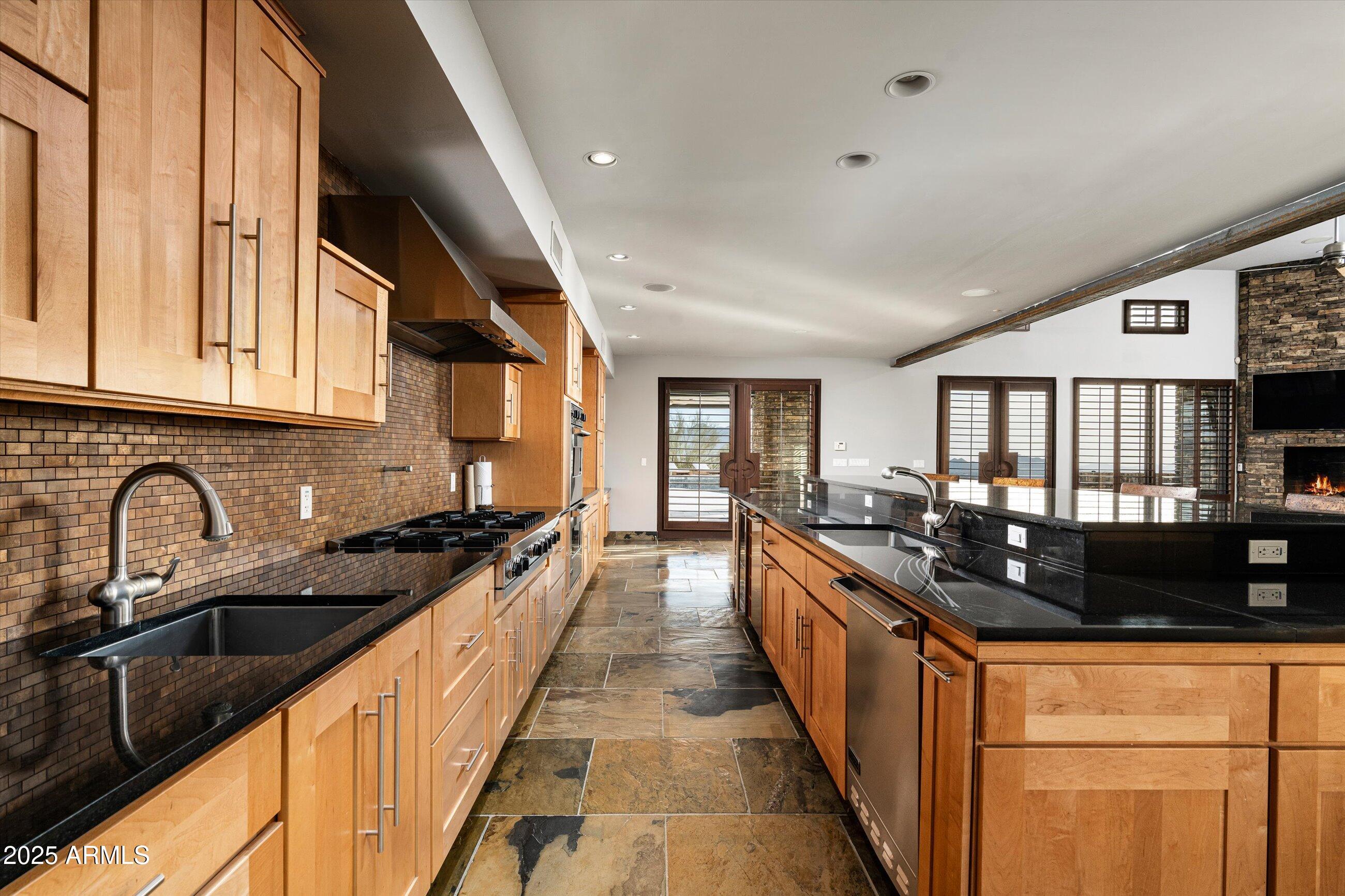 7025 E PANORAMA Drive