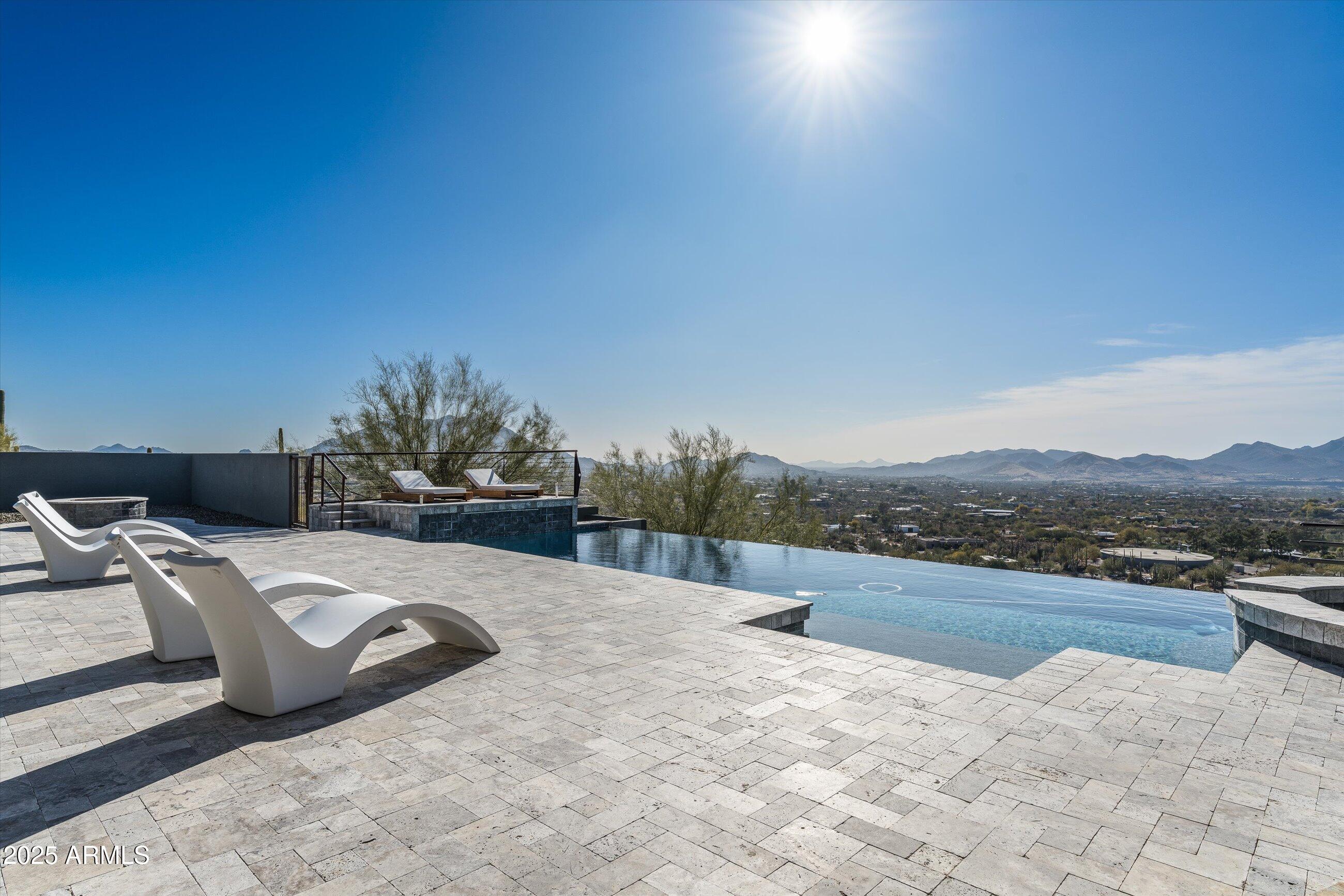 7025 E PANORAMA Drive
