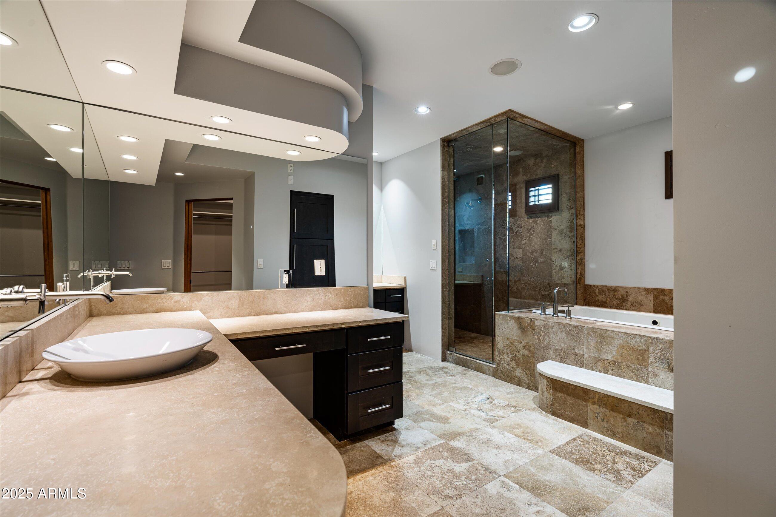 7025 E PANORAMA Drive