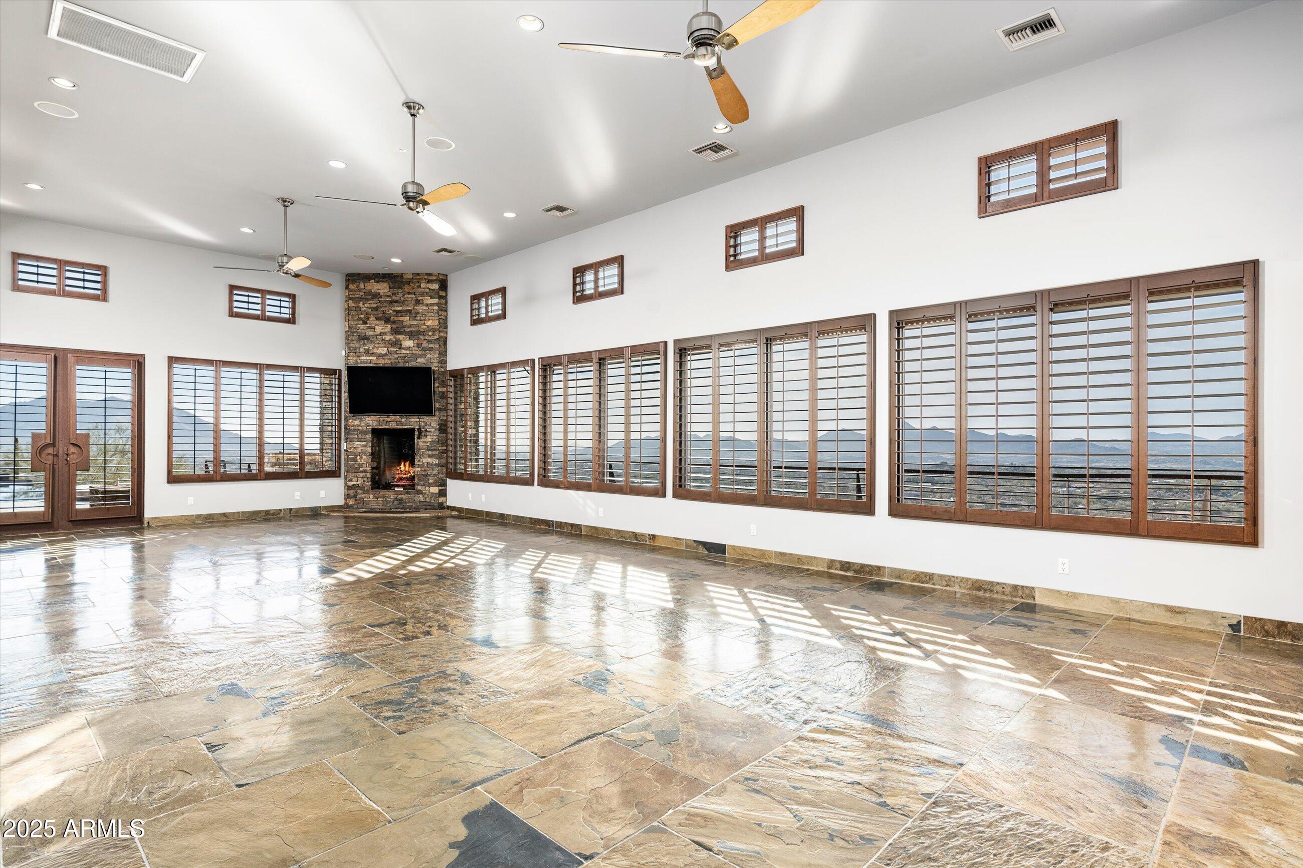 7025 E PANORAMA Drive