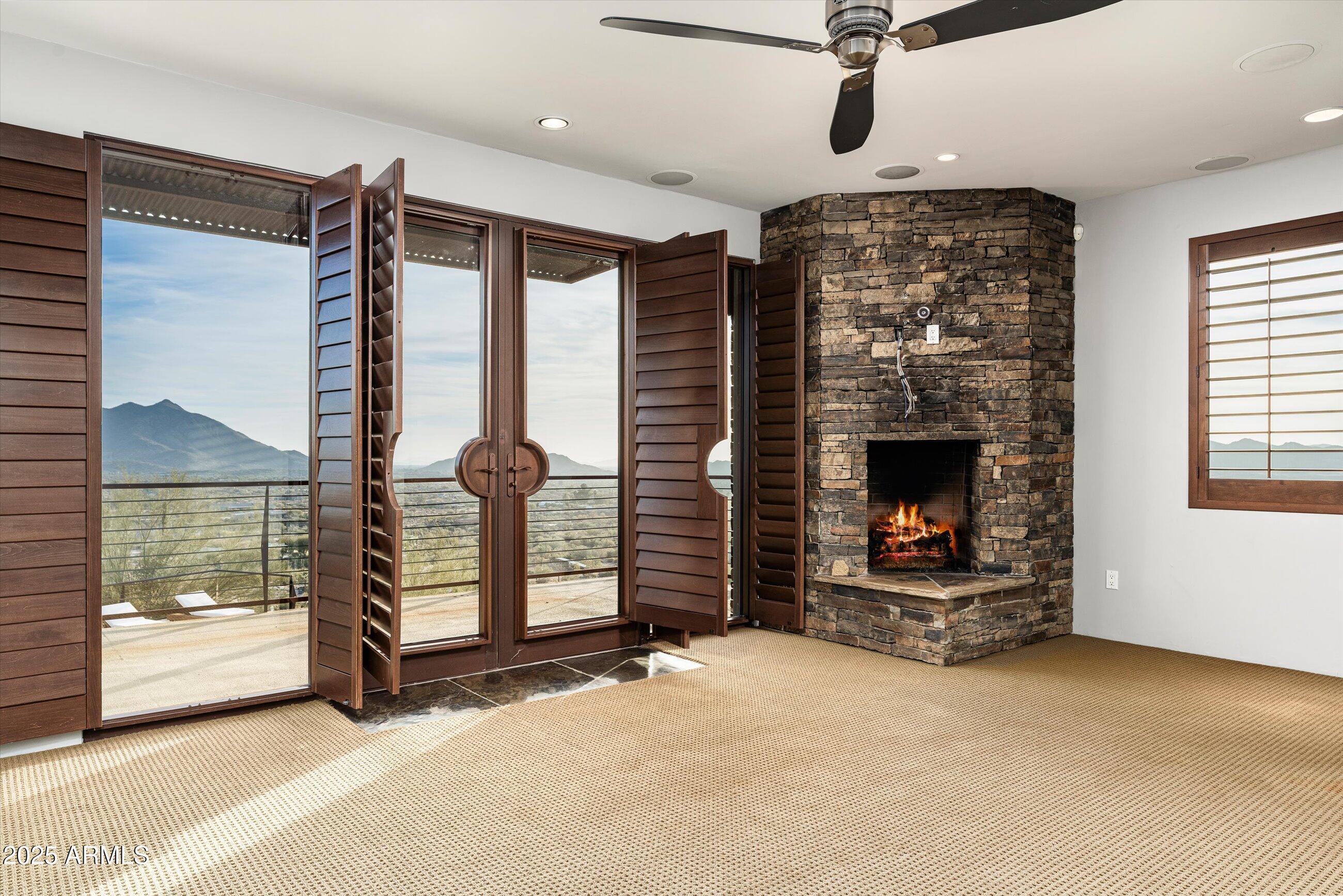 7025 E PANORAMA Drive