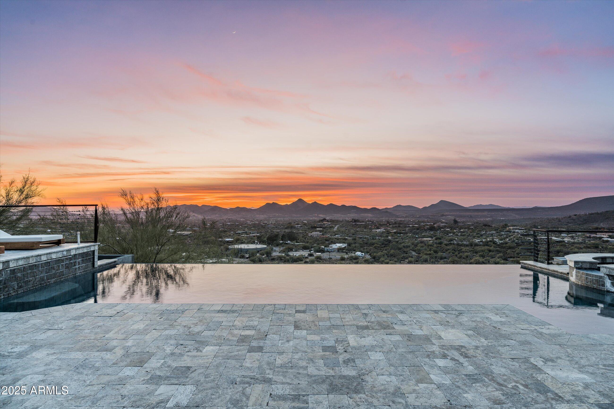 7025 E PANORAMA Drive