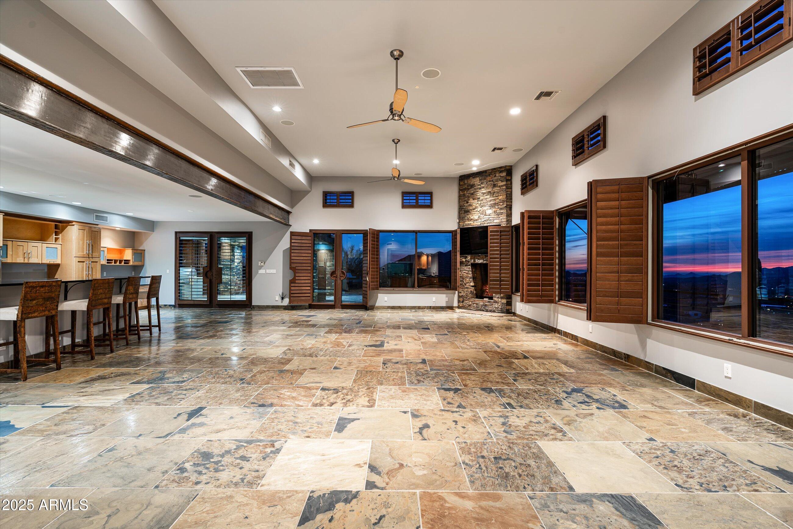 7025 E PANORAMA Drive