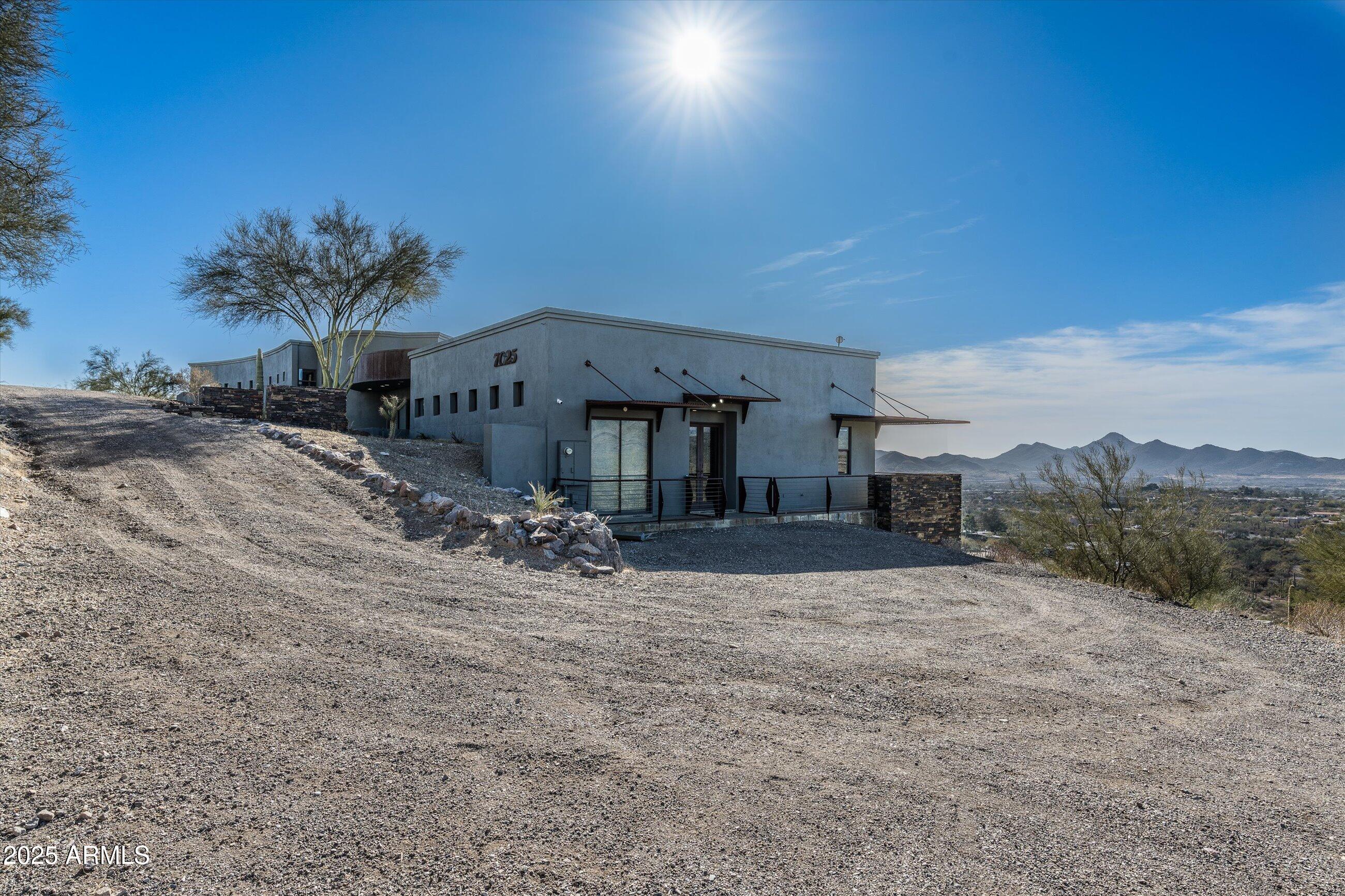7025 E PANORAMA Drive