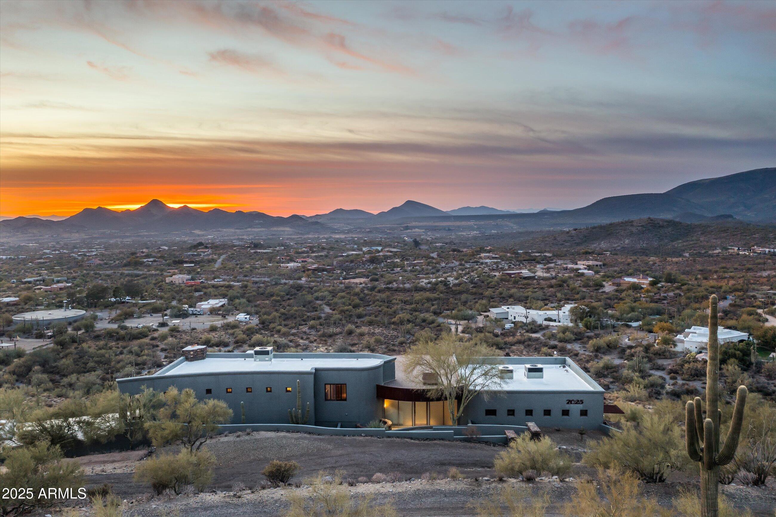 7025 E PANORAMA Drive