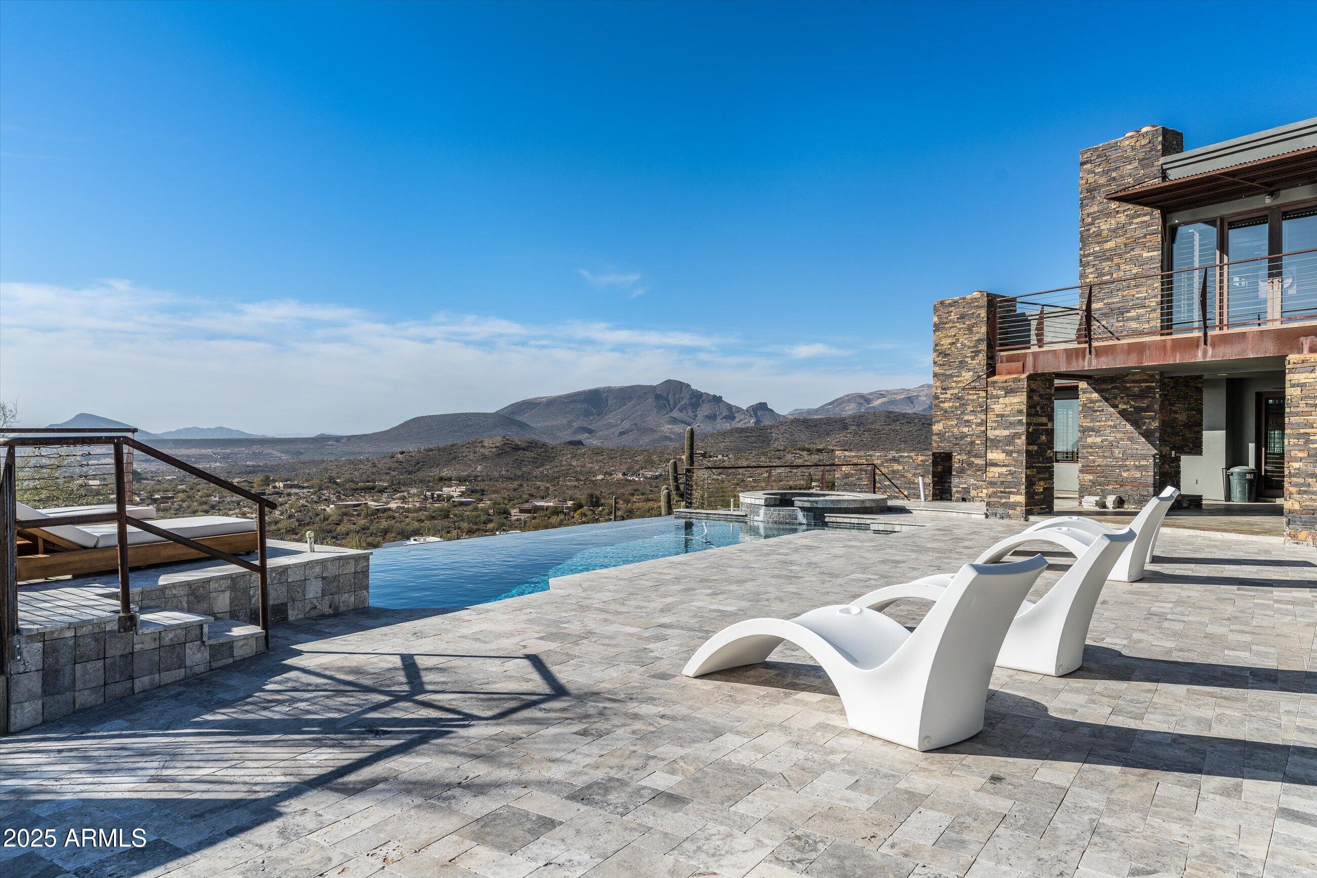 7025 E PANORAMA Drive