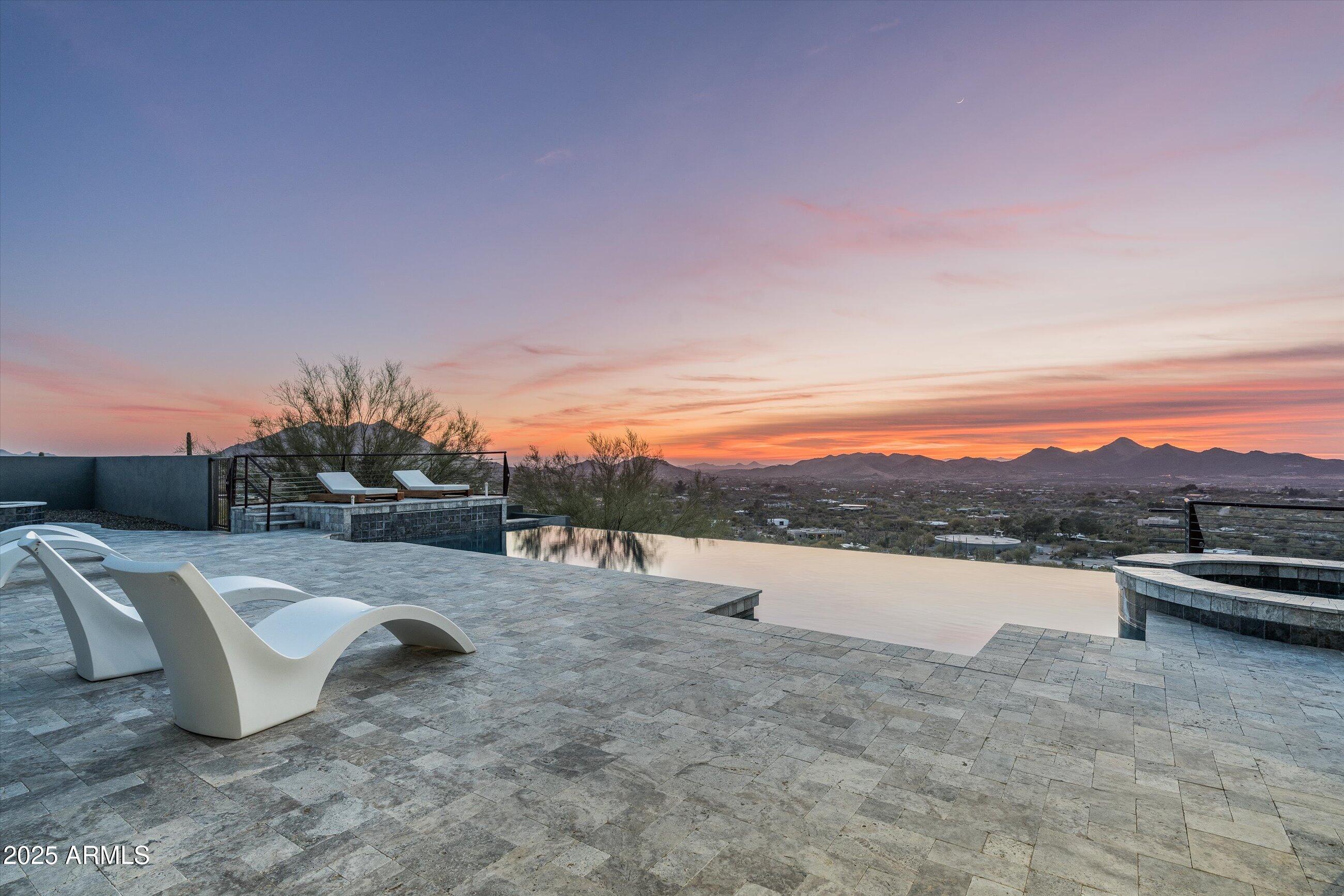 7025 E PANORAMA Drive