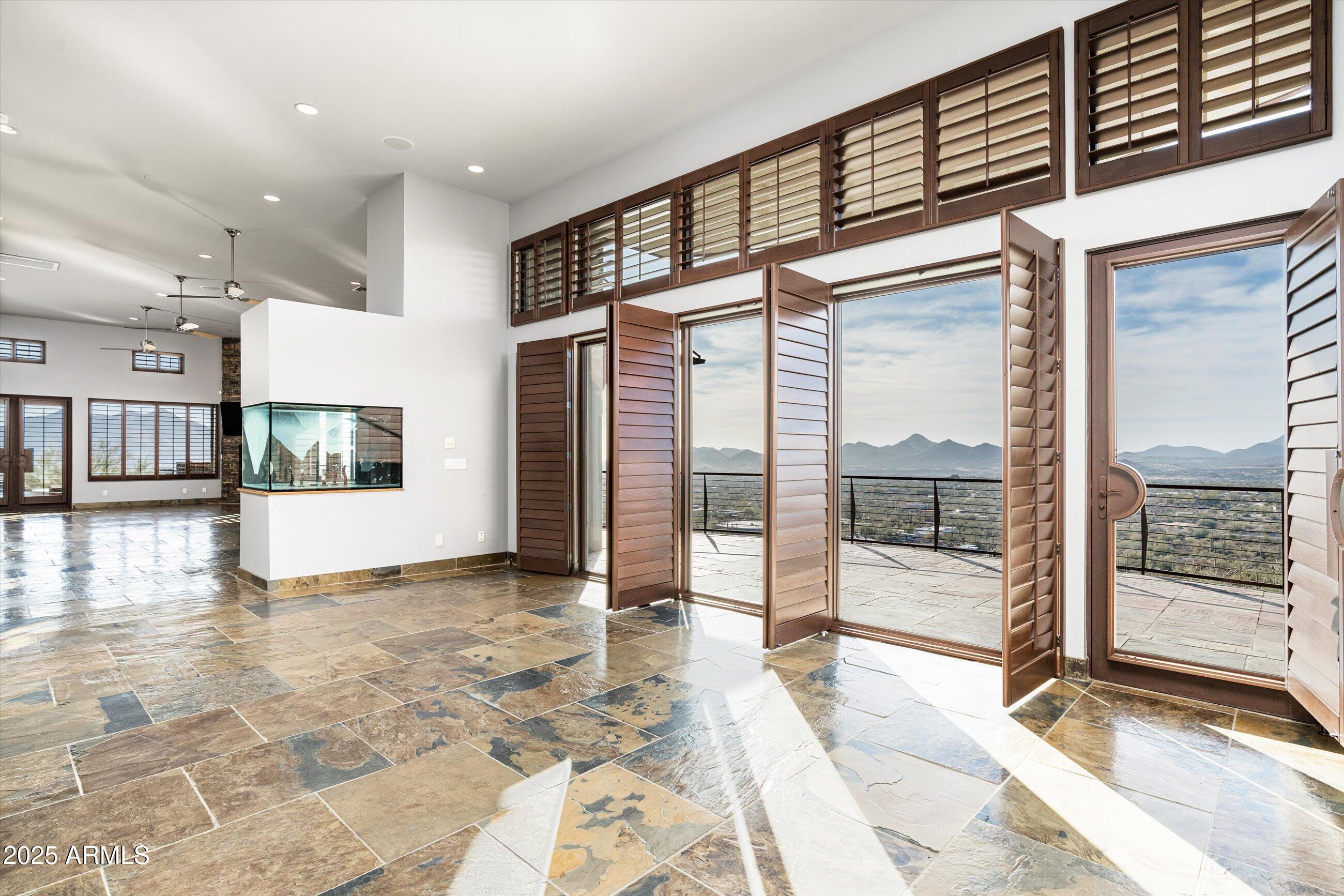 7025 E PANORAMA Drive