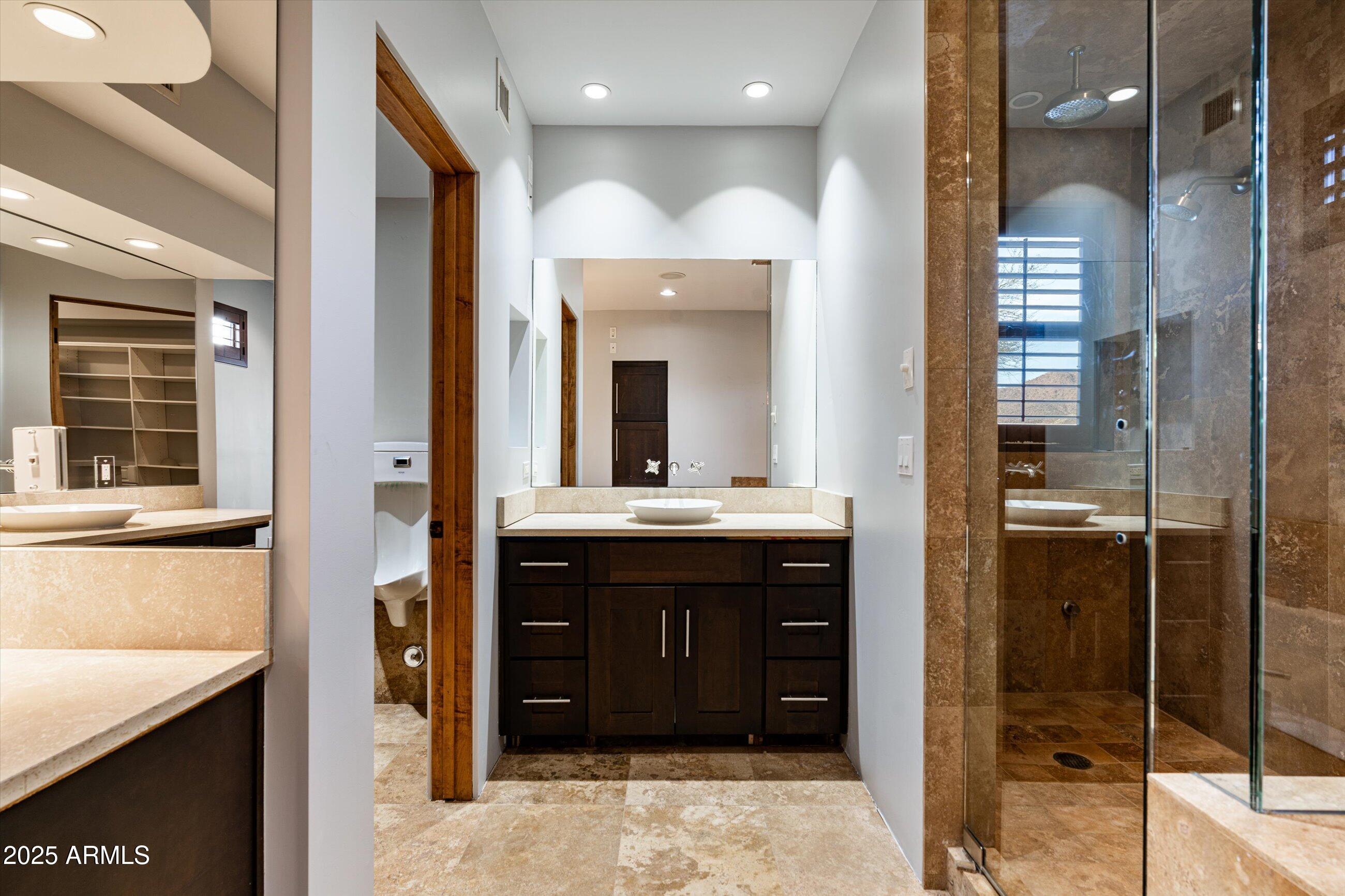 7025 E PANORAMA Drive
