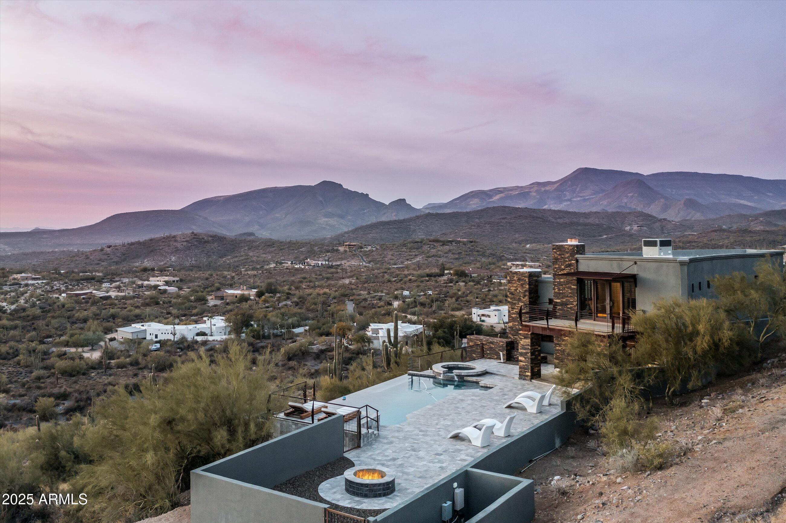 7025 E PANORAMA Drive