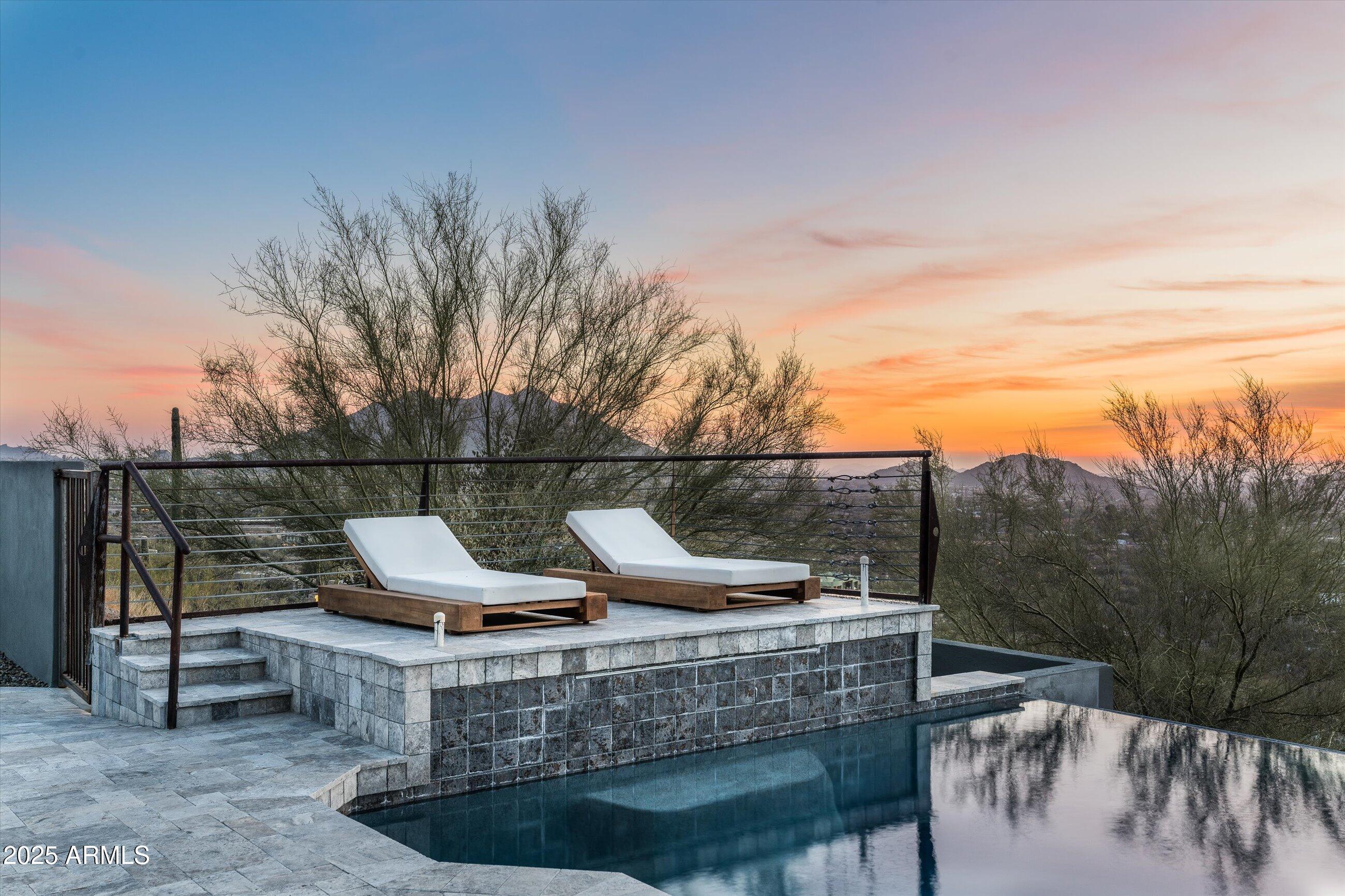 7025 E PANORAMA Drive