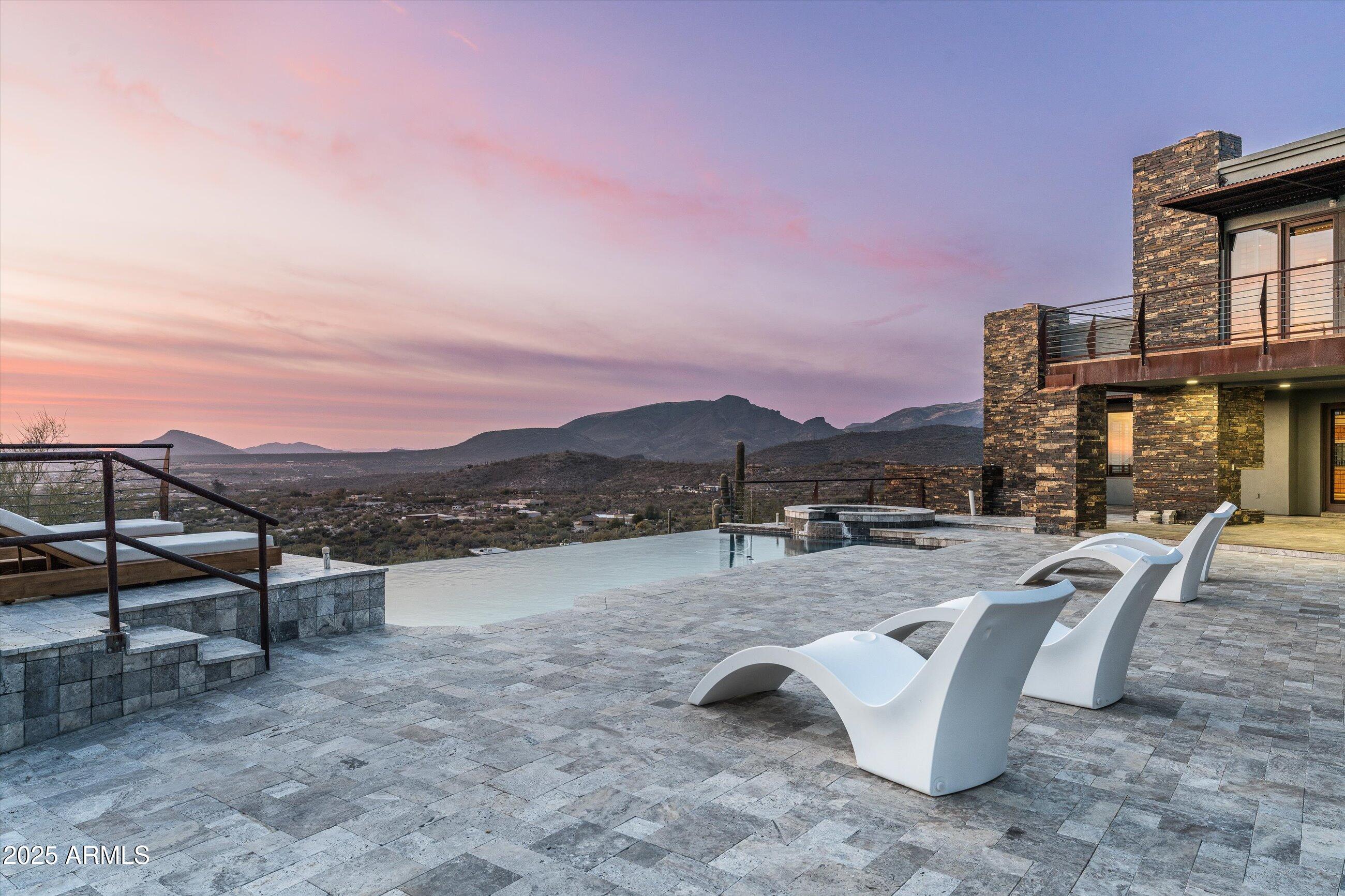 7025 E PANORAMA Drive