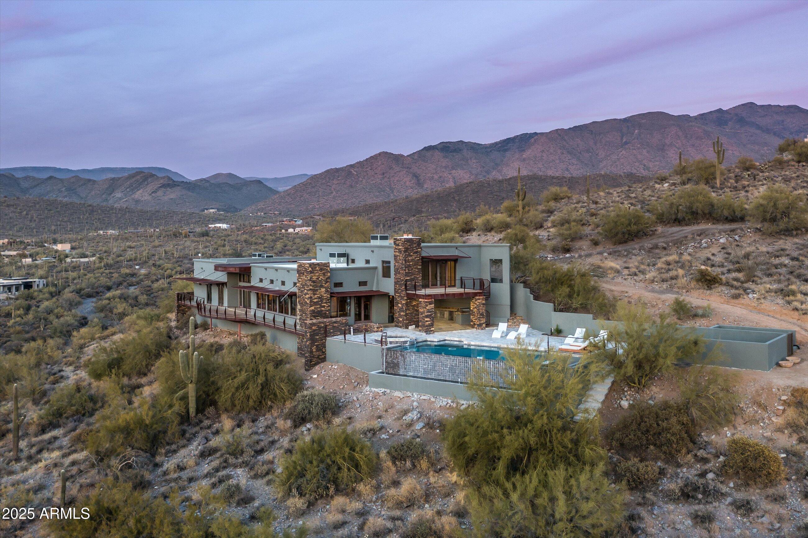 7025 E PANORAMA Drive
