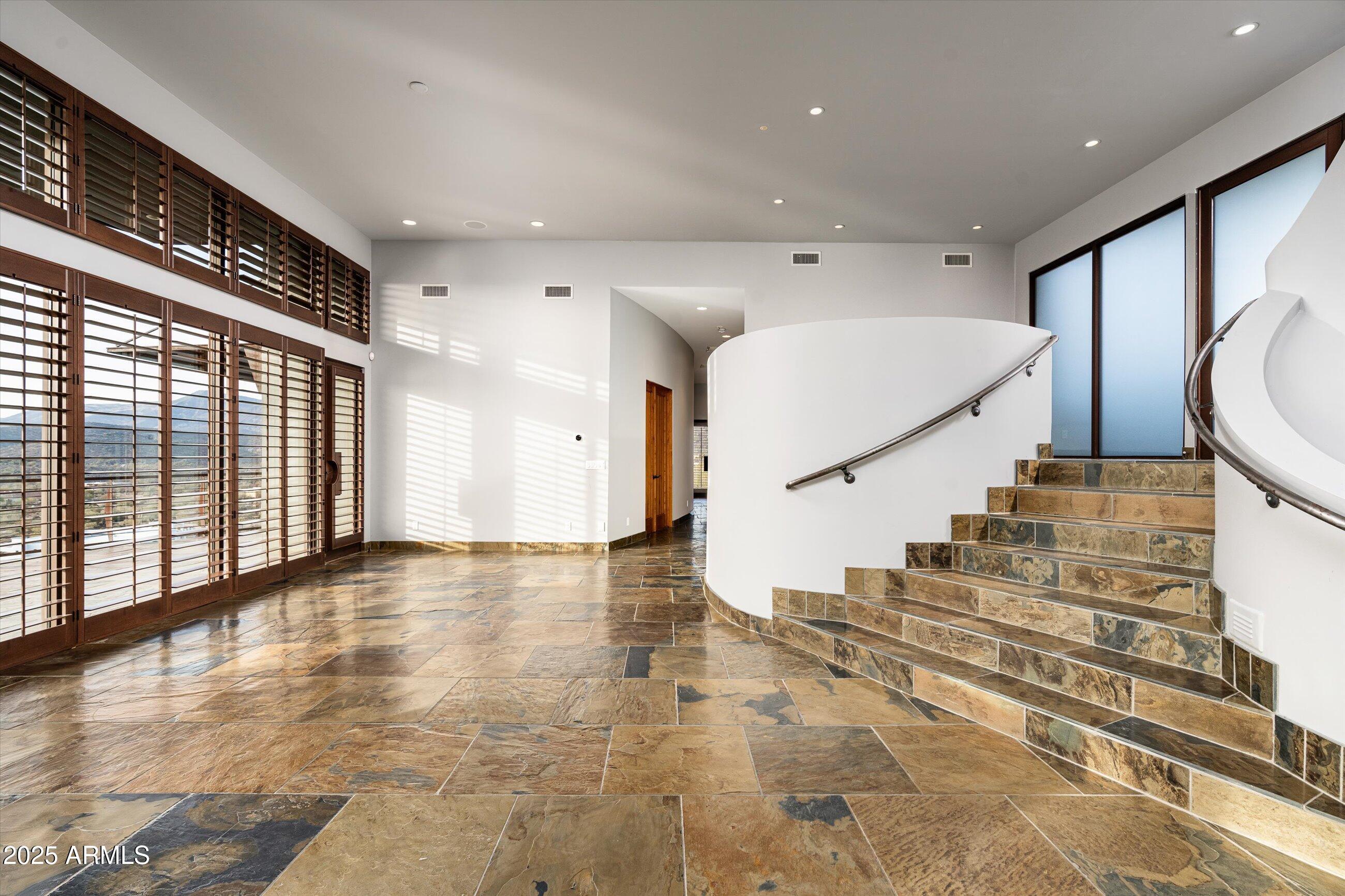 7025 E PANORAMA Drive