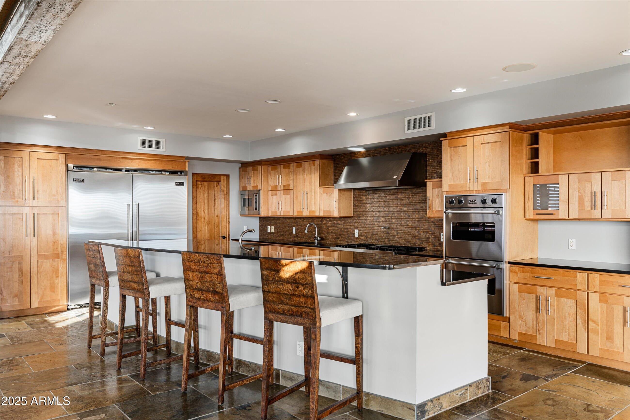 7025 E PANORAMA Drive