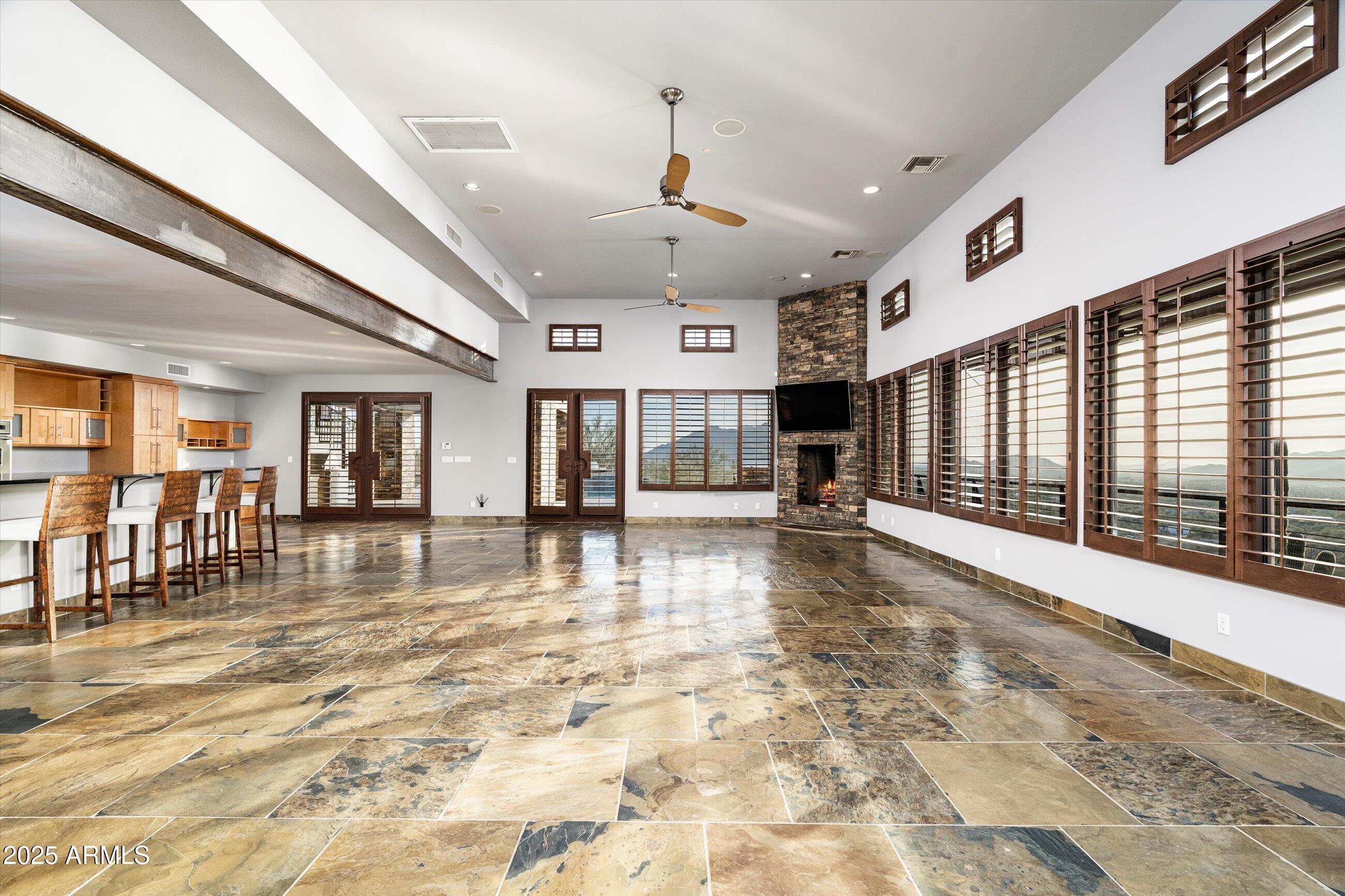 7025 E PANORAMA Drive